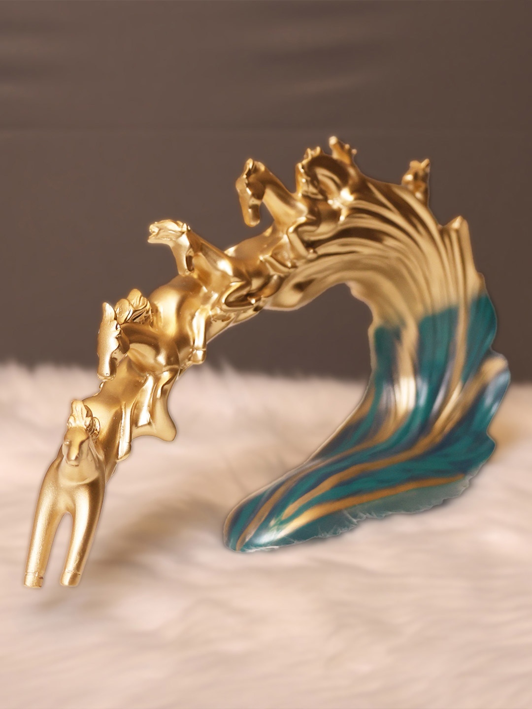 

SMOKEY COCKTAIL Blue Pegasus Figurine Showpiece