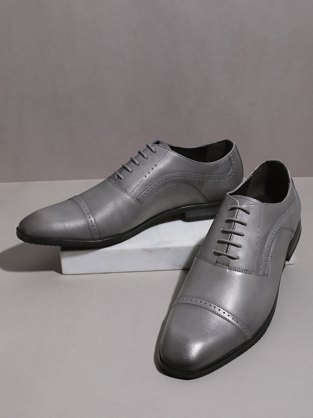Kenneth Cole Men Leather Perforated Formal Oxfords, Grey