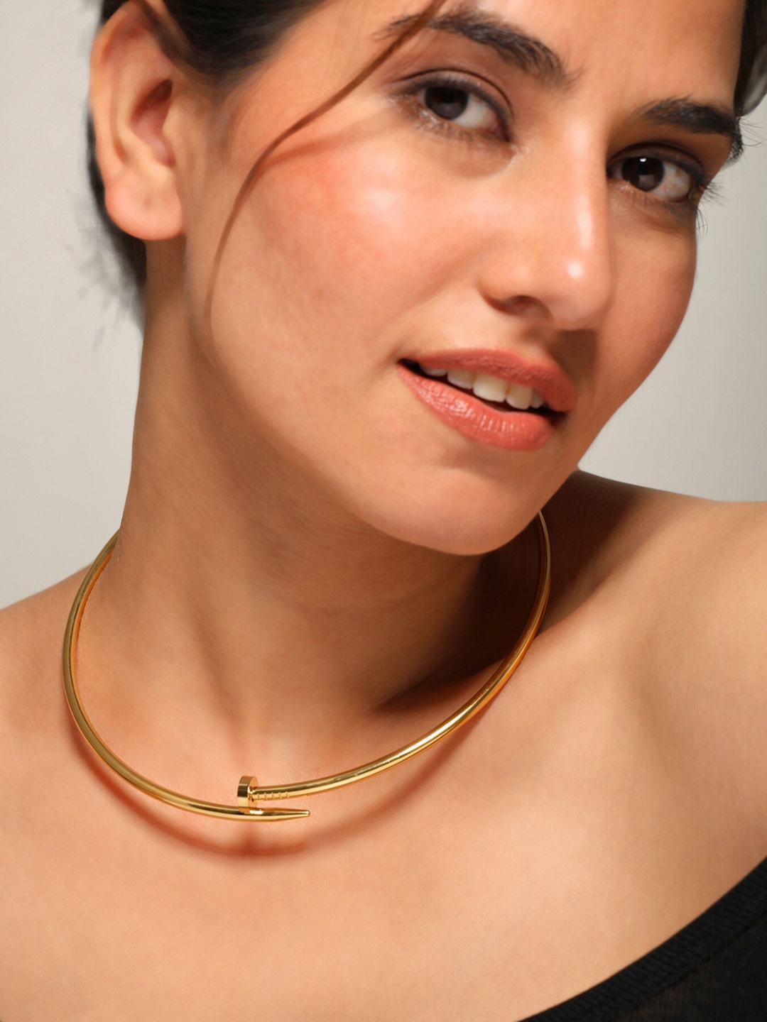 

SALVE Stainless Steel Nail Choker Necklace, Gold