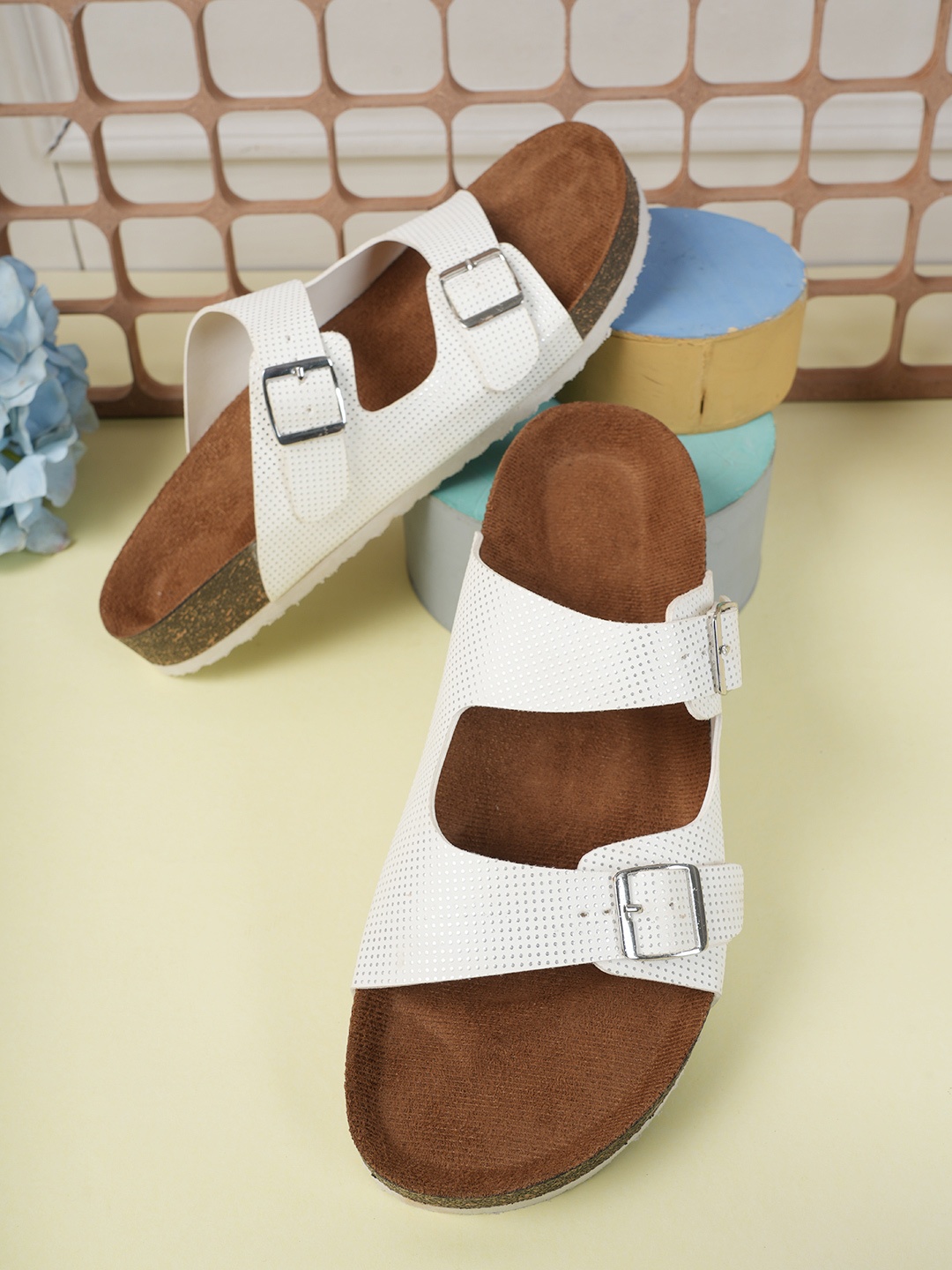 

MOZAFIA Women Slip-On, White