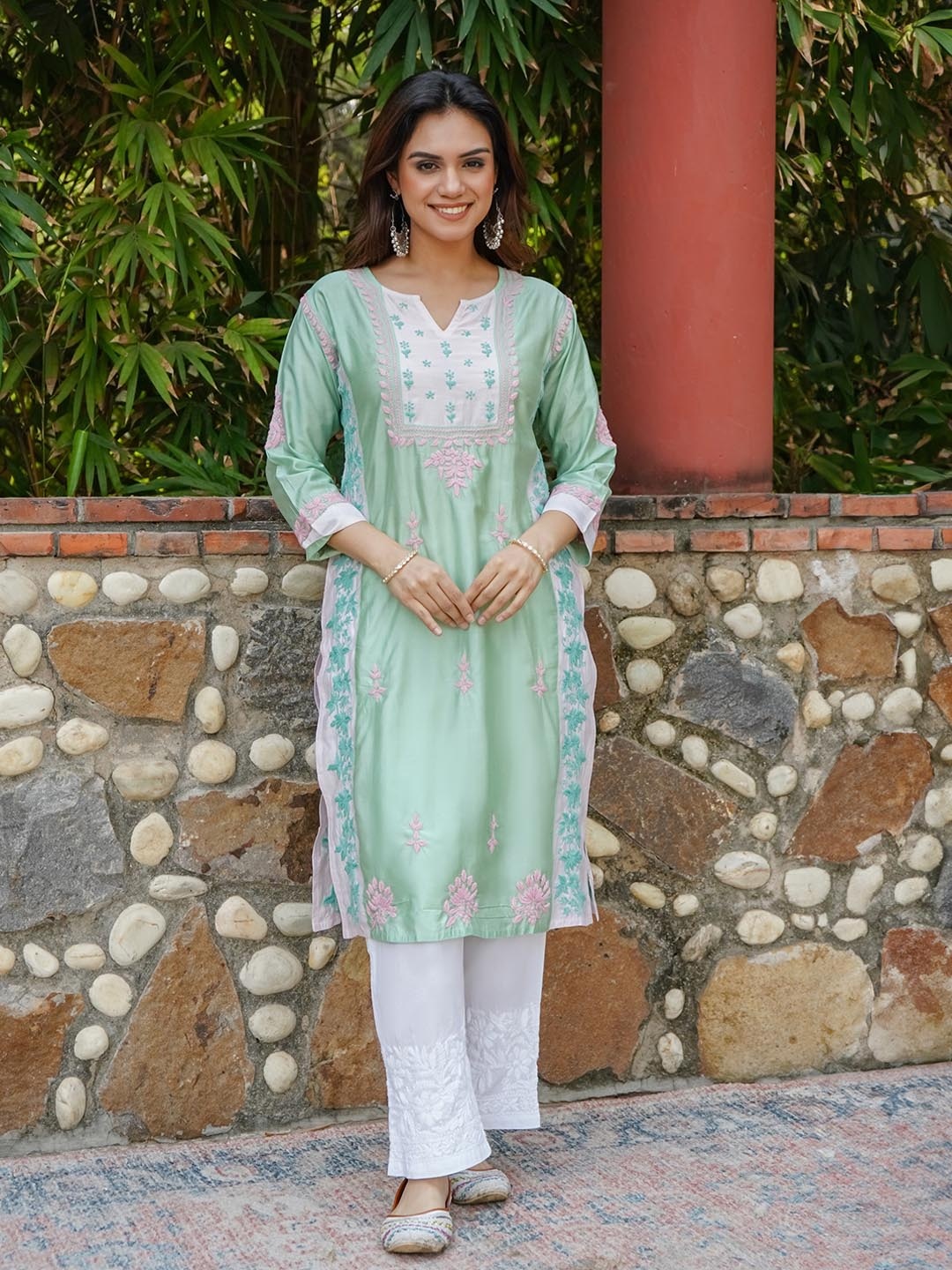 

HOUSE OF KARI Floral Embroidered Chikankari Chanderi Silk Kurta, Sea green