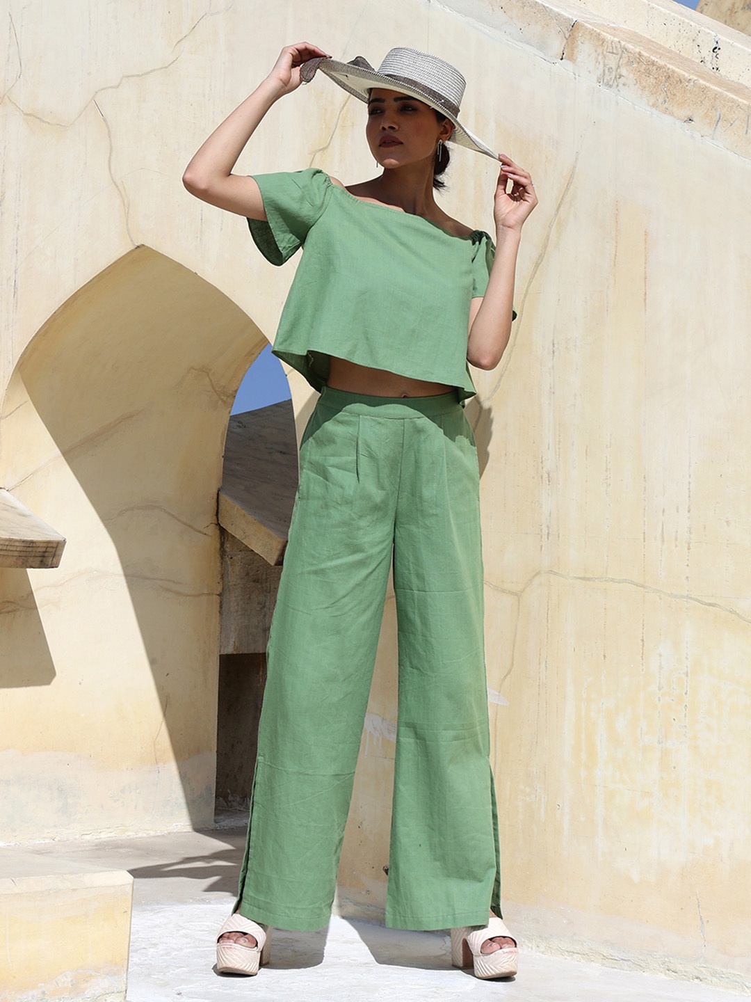 

CUSTARD Off Shoulder Crop Top With Trousers, Green