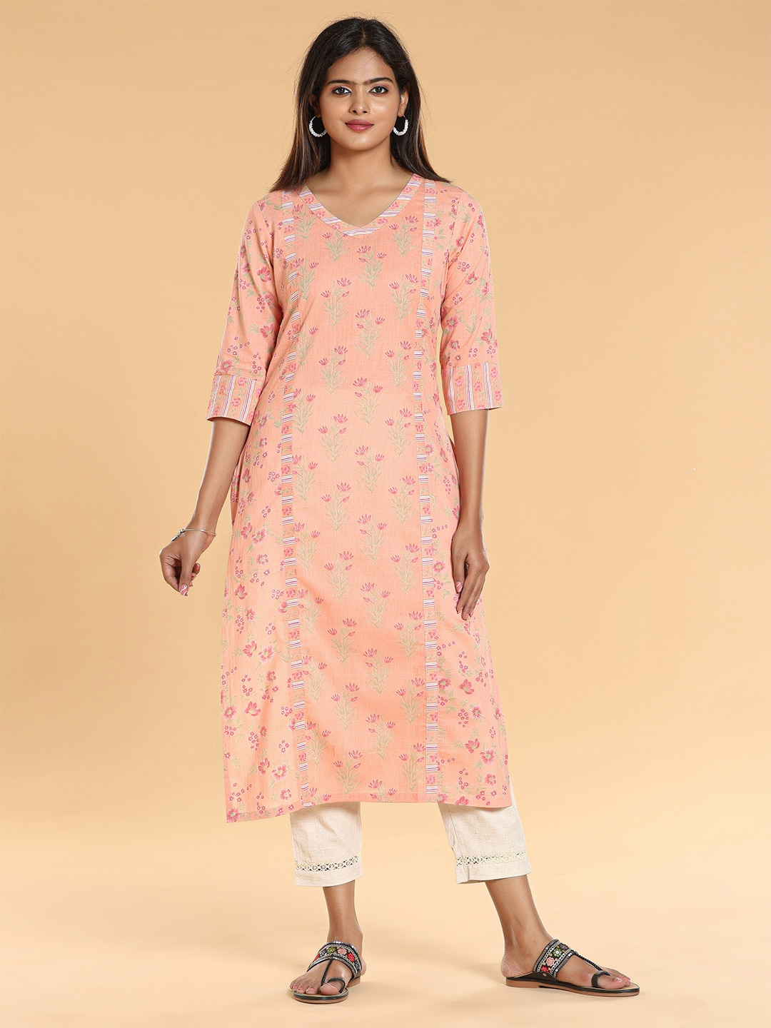 

Vismay Women Pure Cotton Printed Kurta, Peach