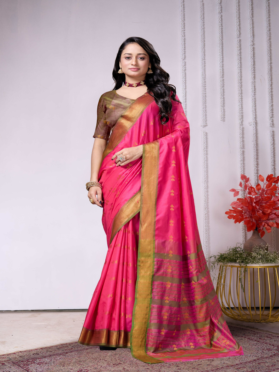 

DIVASTRI Woven Design Zari Art Silk Banarasi Saree, Pink