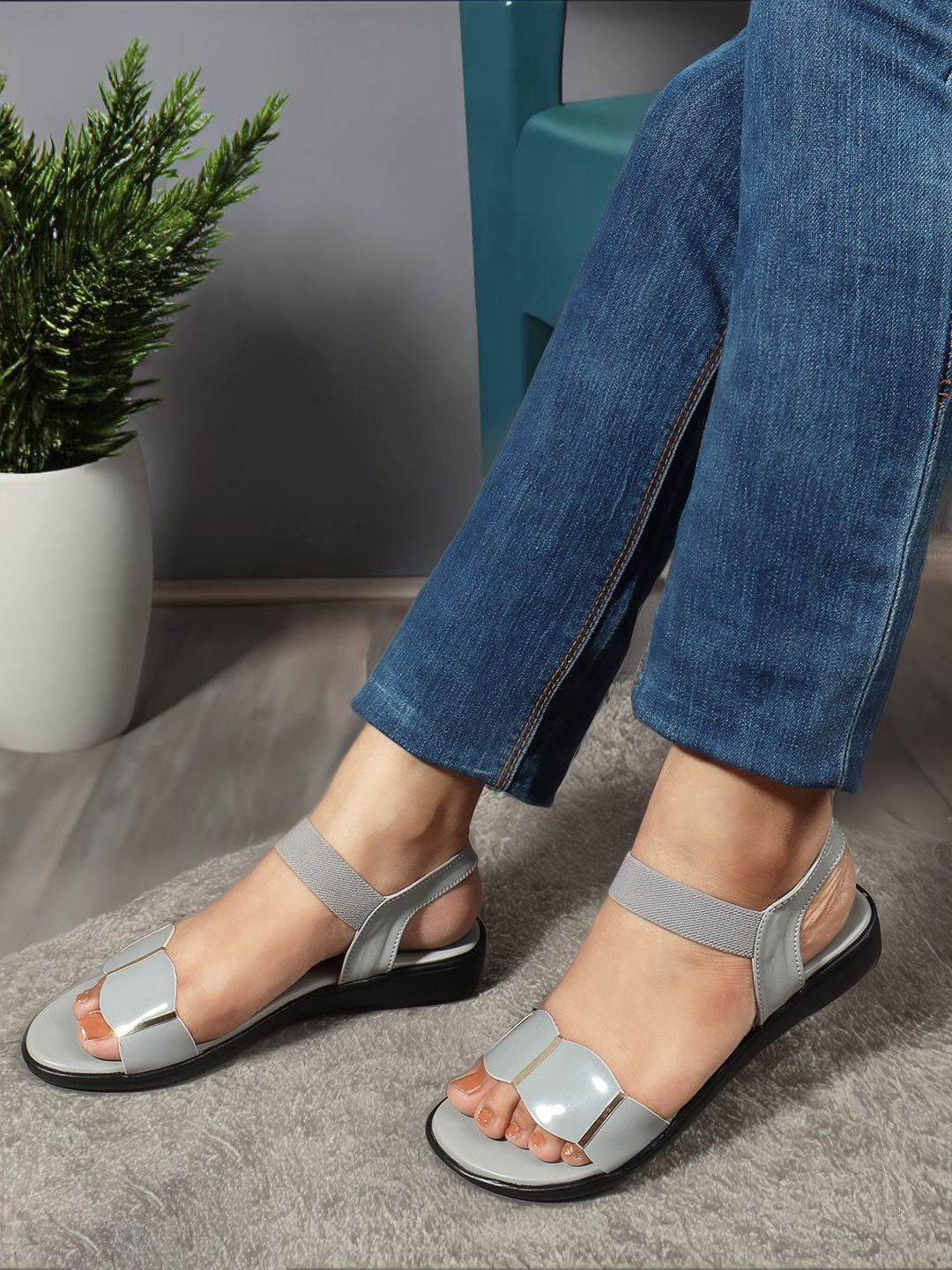 

Mast & Harbour Block Sandals with Buckles, Grey