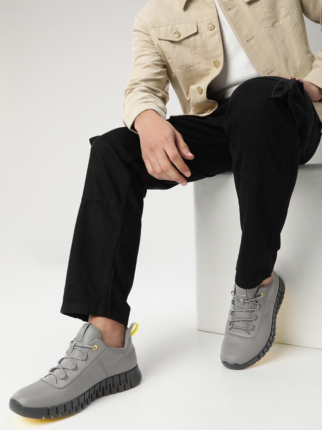 

ECCO Men Gruuv Leather Casual Sneakers, Grey