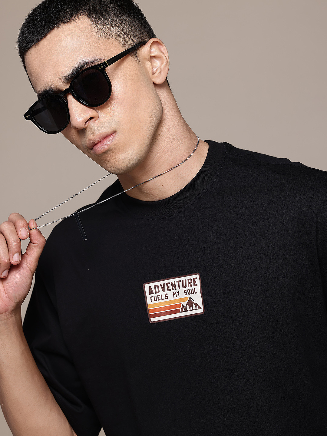 

The Roadster Lifestyle Co. Graphic Print Detail Drop-Shoulder Sleeves Cotton T-shirt, Black