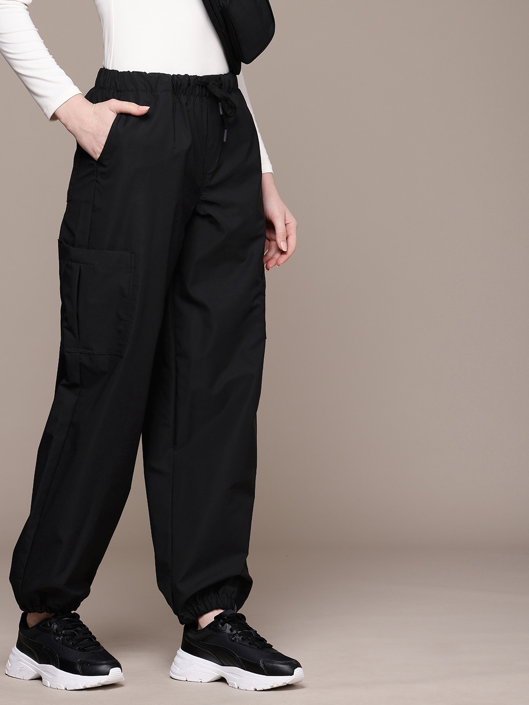 

Roadster Women Smart Baggy Fit Cargos Trousers, Black