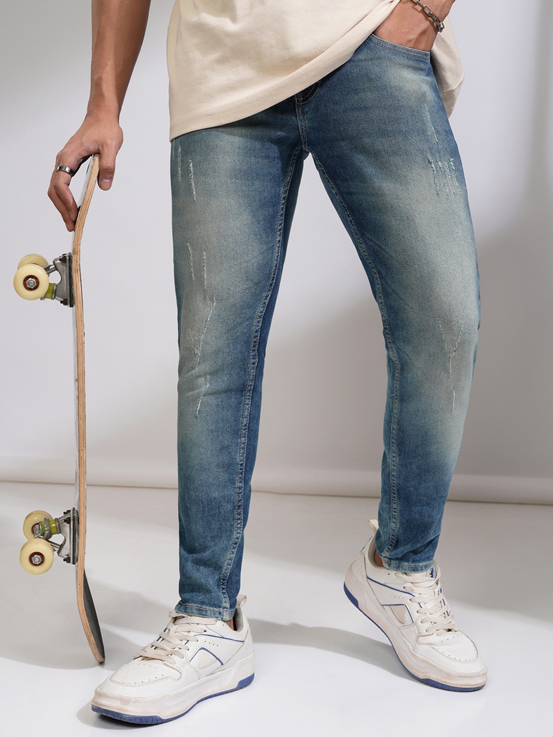 

HIGHLANDER Men Tapered Fit Light Fade Stretchable Jeans, Blue