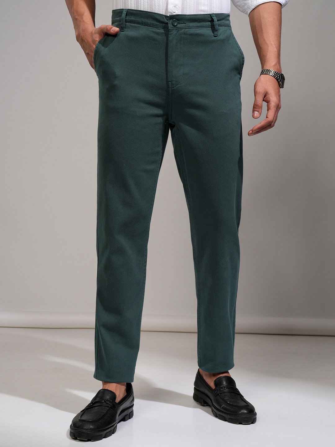 

HIGHLANDER Men Tapered Fit Trousers, Teal