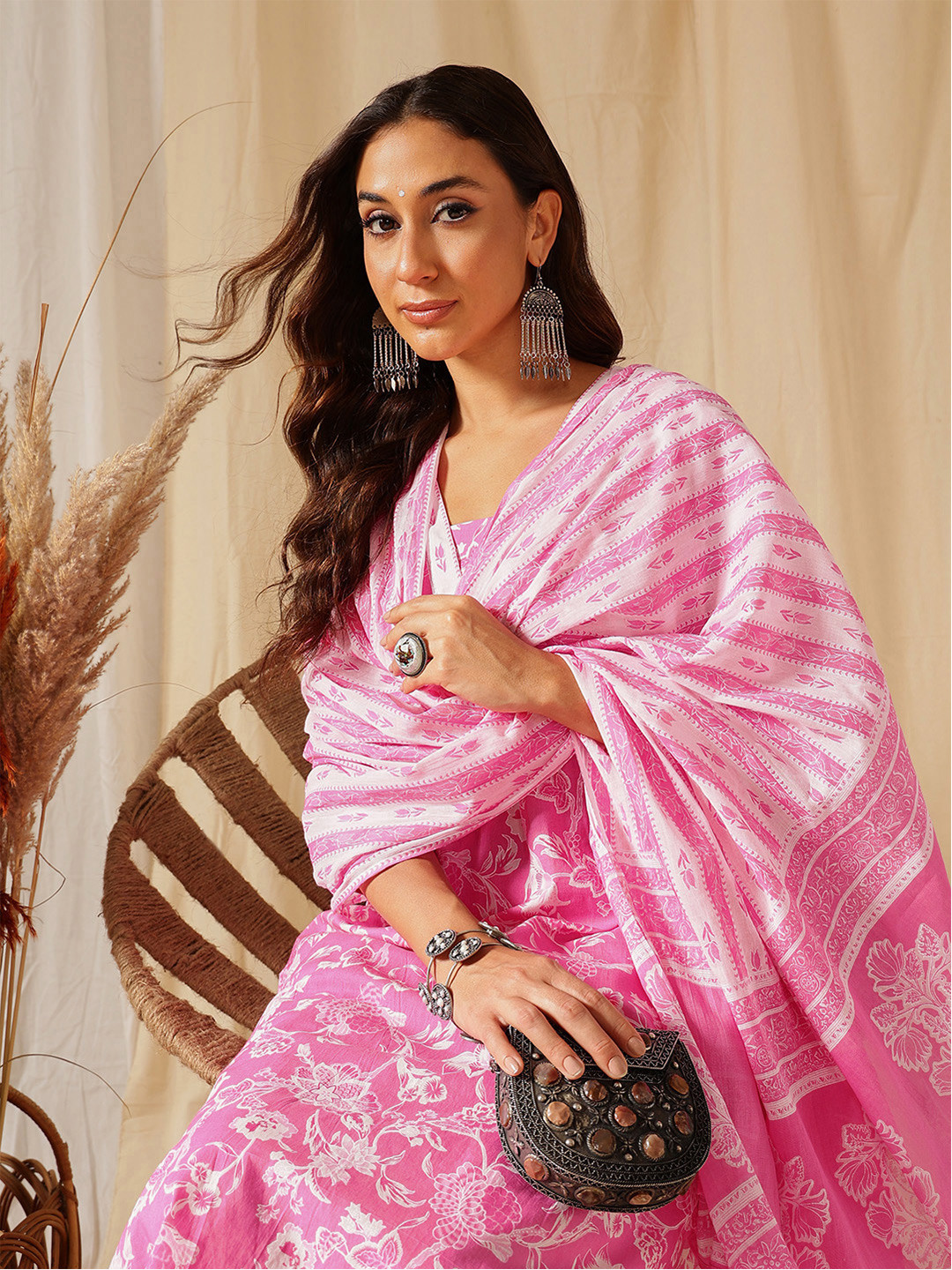 

Ginni Arora Label Floral Printed Pure Cotton Straight Kurta with Trousers & Dupatta, Pink