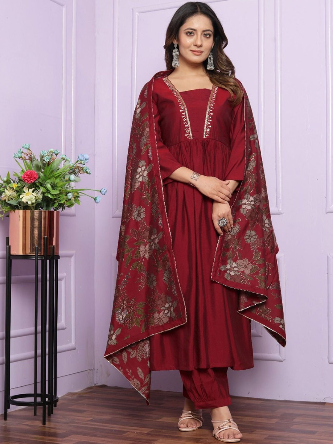 

MAHALASA Ethnic Motifs Embroidered Square Neck Kurta With Trouser & Dupatta, Red