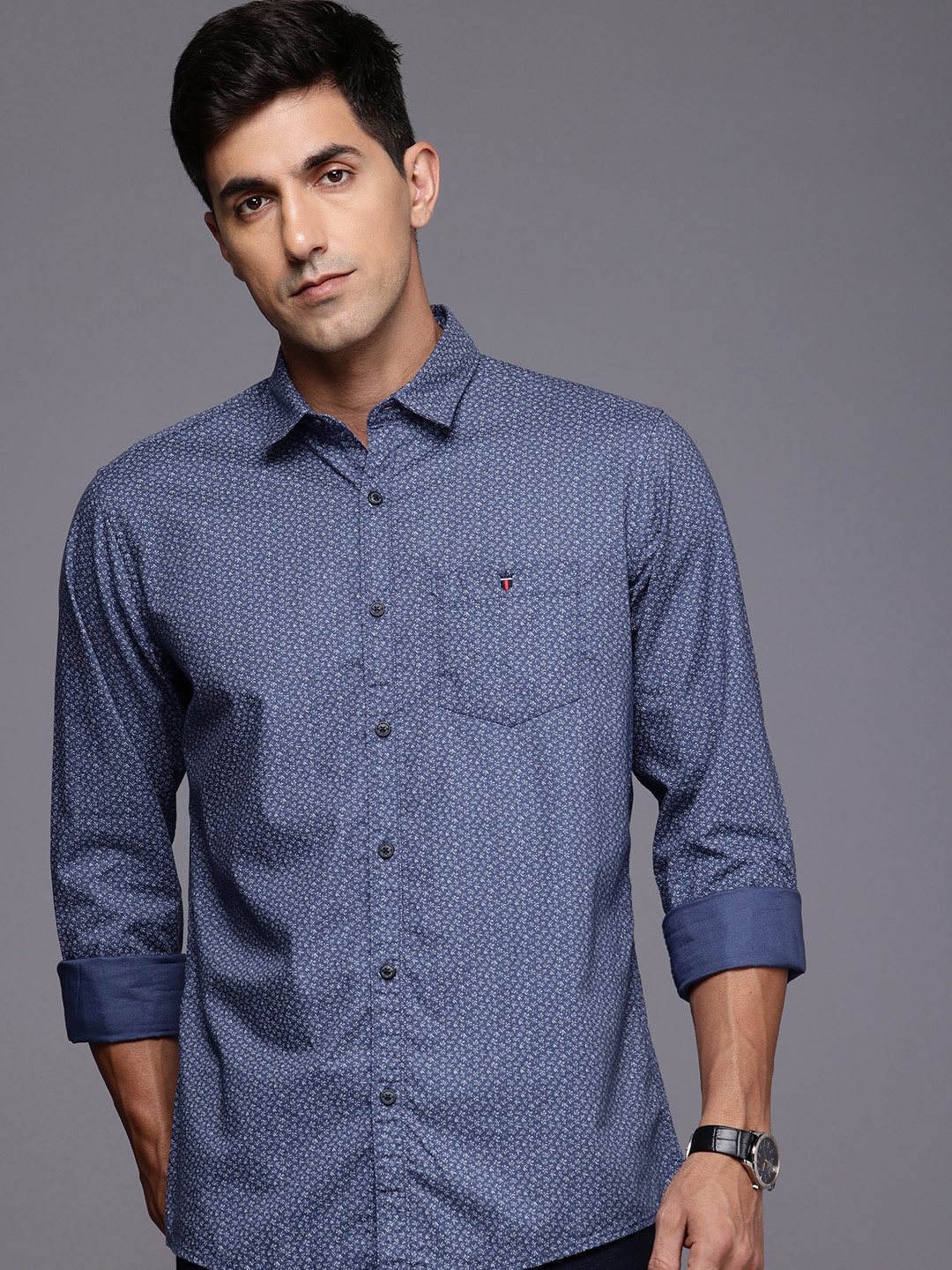

Louis Philippe Jeans Pure Cotton Slim Fit Abstract Printed Casual Shirt, Navy blue