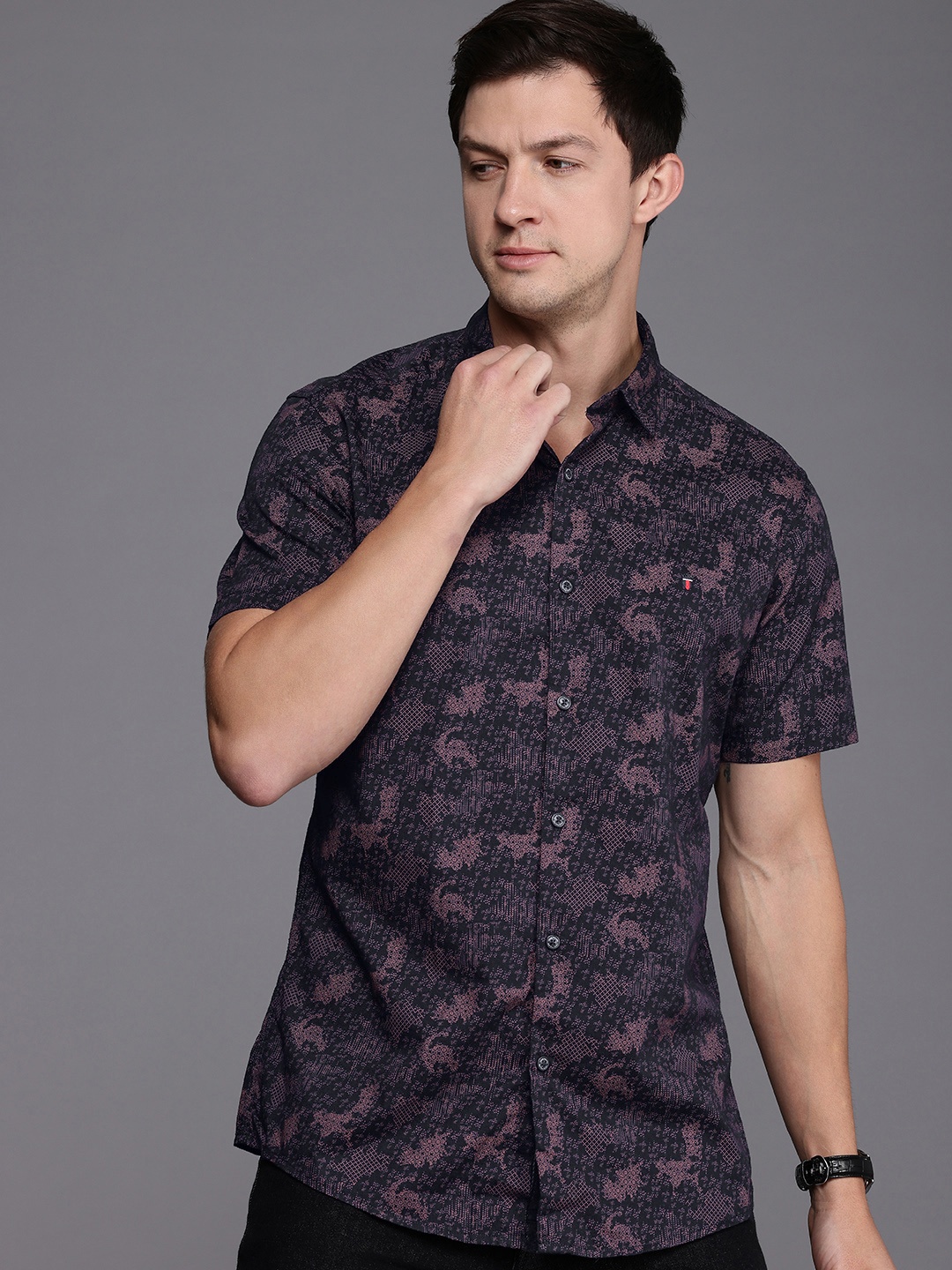 

Louis Philippe Jeans Pure Cotton Slim Fit Ethnic Printed Casual Shirt, Navy blue