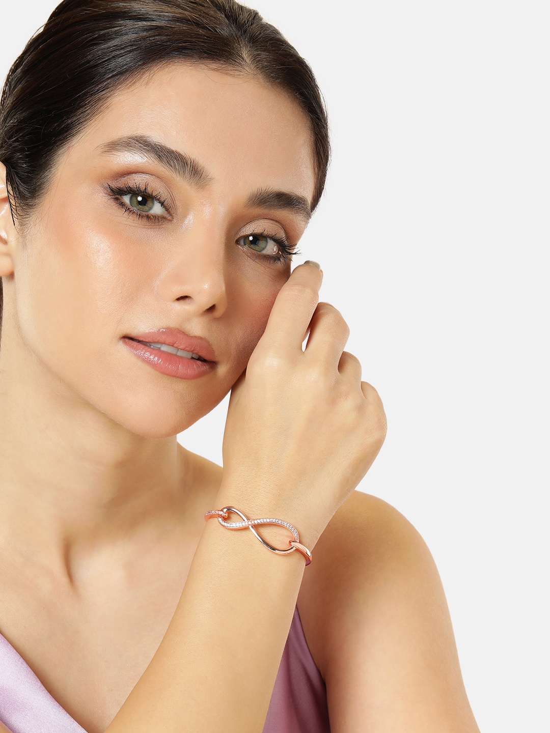

Manikya Women Rose Gold-Plated American Diamond Bracelet