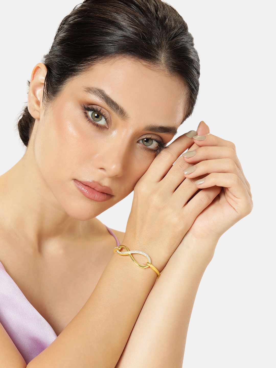 

Manikya Gold-Plated Cubic Zirconia Bracelet