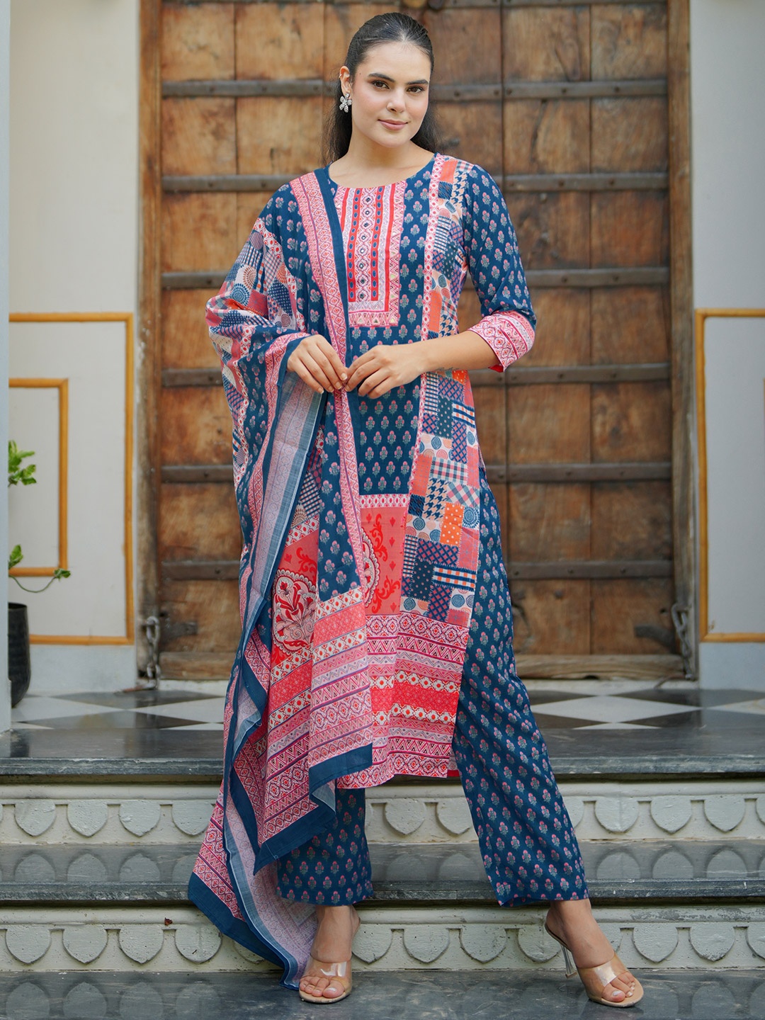 

Libas Floral Printed Mirror Work Linen Kurta With Trousers & Dupatta, Blue