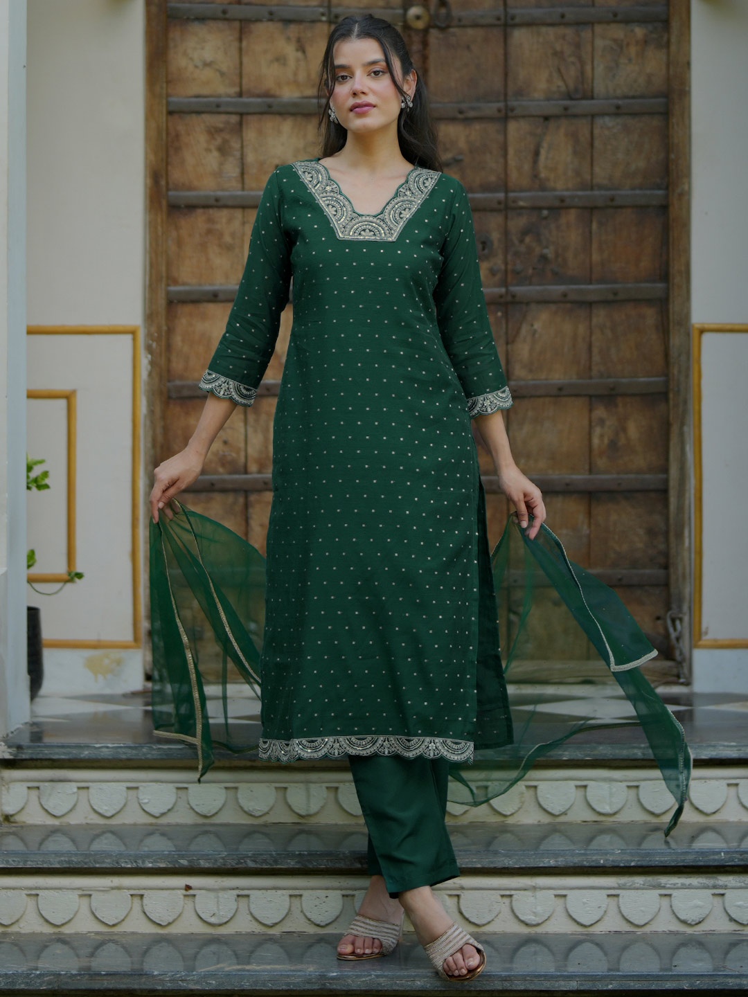 

Libas Floral Embroidered Zari Straight Kurta with Trousers & Dupatta, Green
