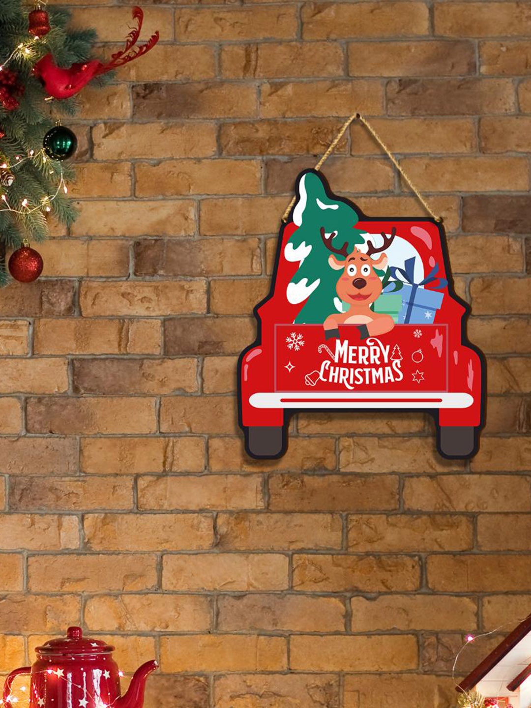 CVANU Red & Green Printed Wooden Wall Hanging Decor