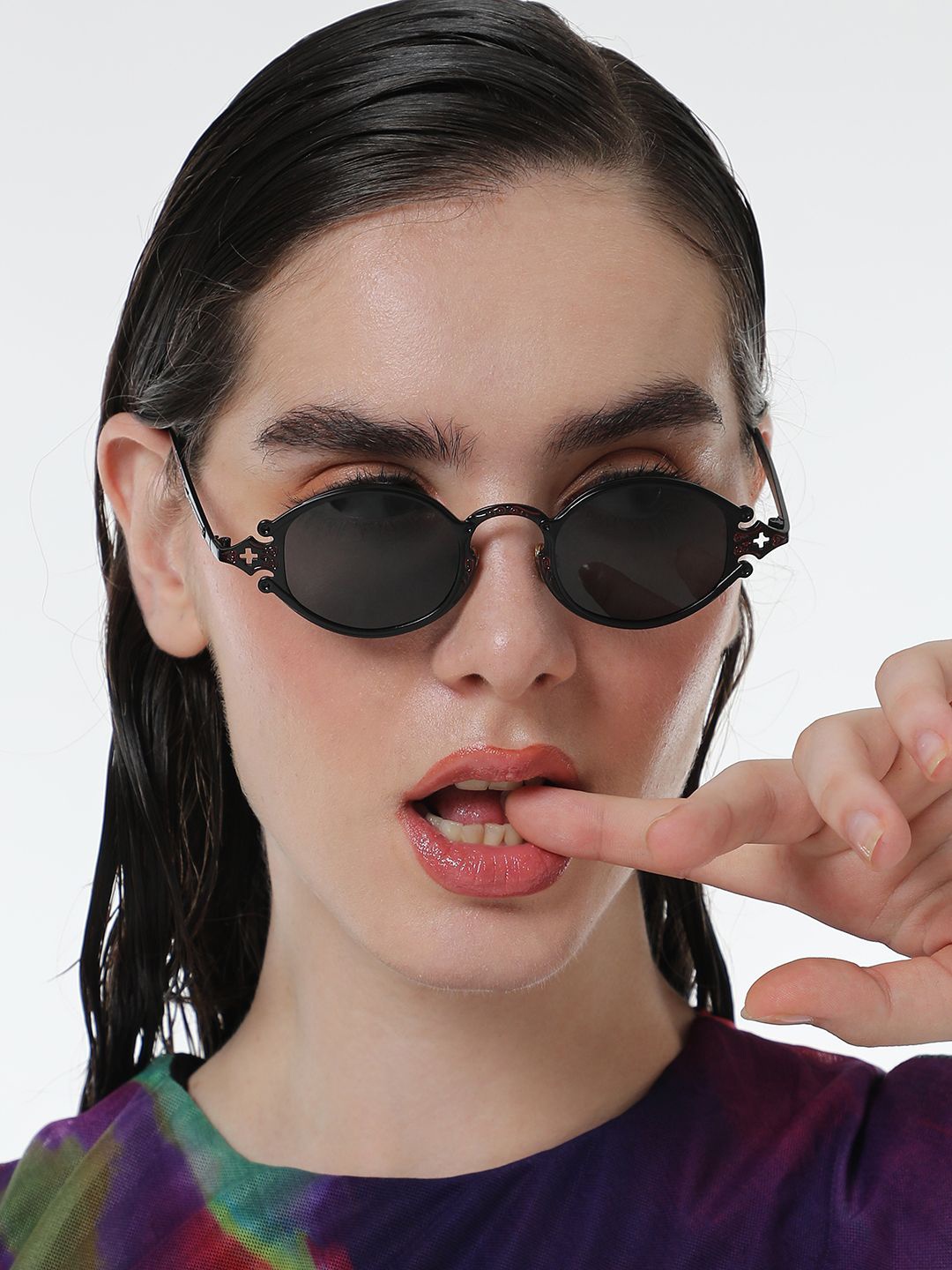 

HAUTE SAUCE by Campus Sutra Women Oval Sunglasses with Polarised Lens, Black