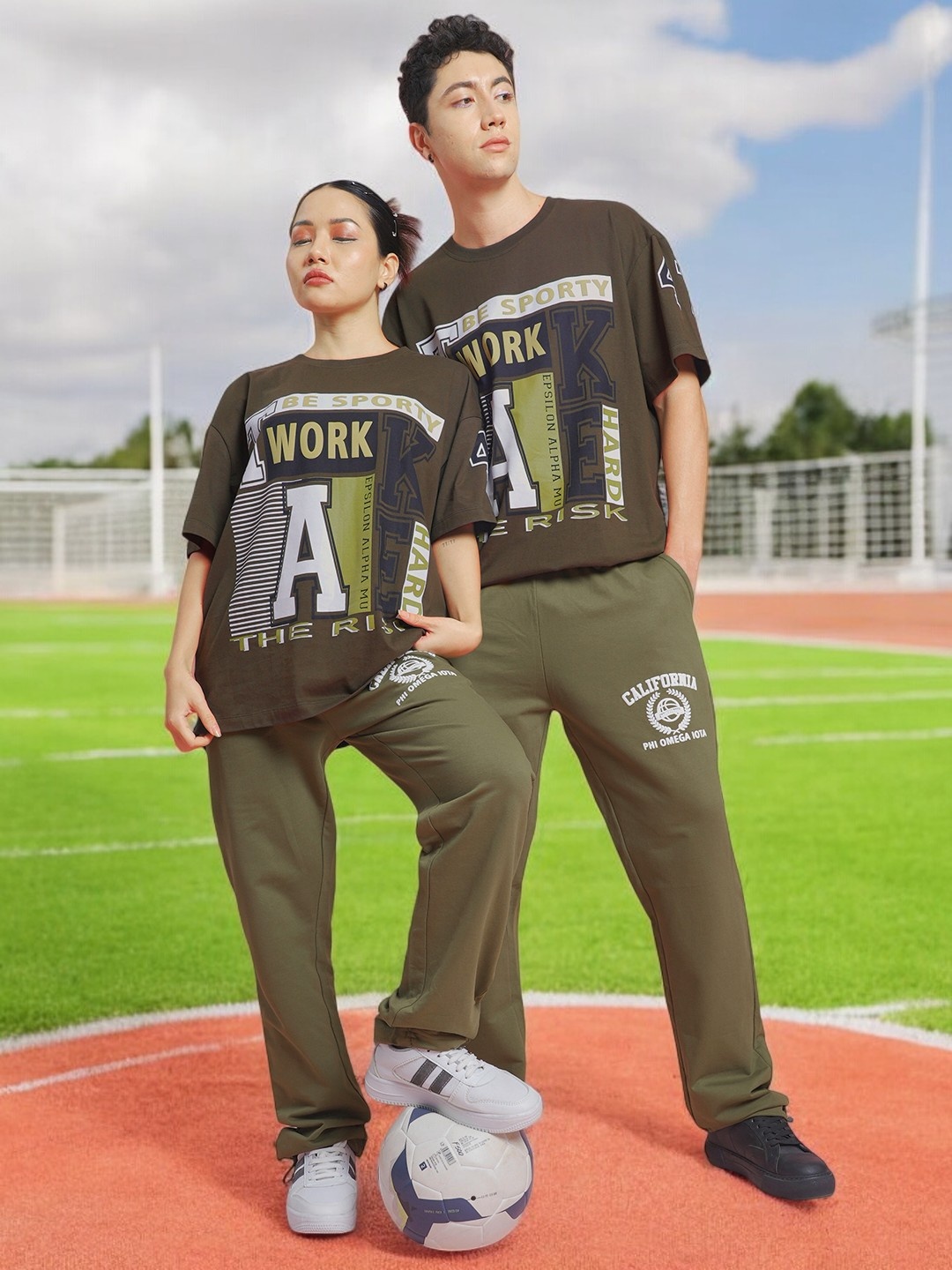 

URA STREET Unisex Varsity Printed Oversize T-shirt, Olive