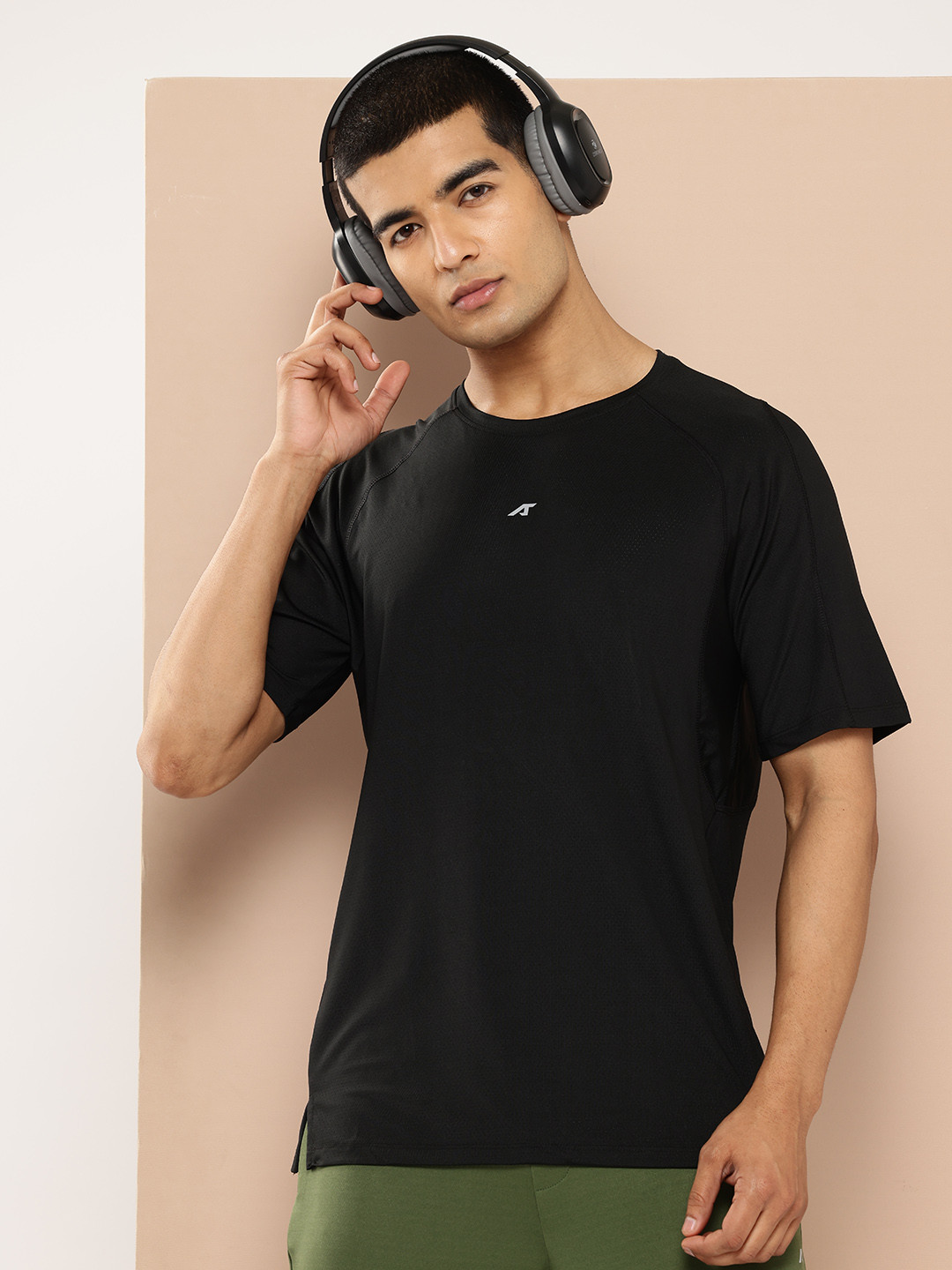 

Alcis Men Slim Fit T-shirt, Black