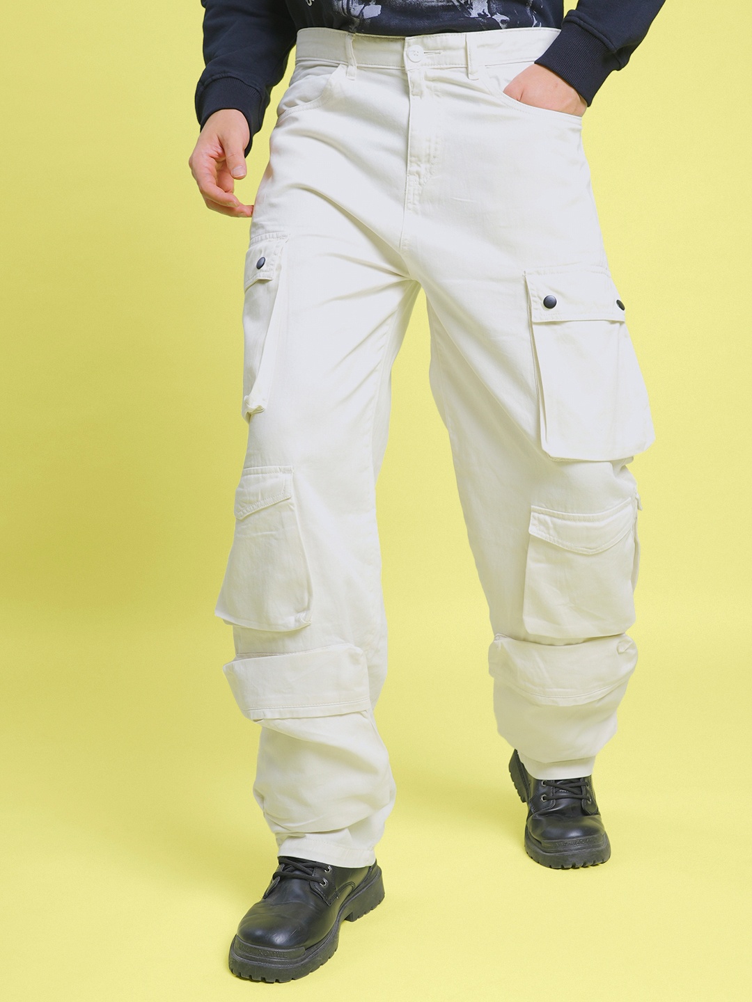 

URA STREET Men Classic Loose Fit Cargos Trousers, Off white