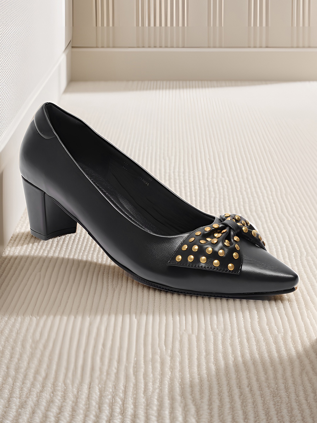 

Van Heusen Block Pumps With Bows Detailing, Black