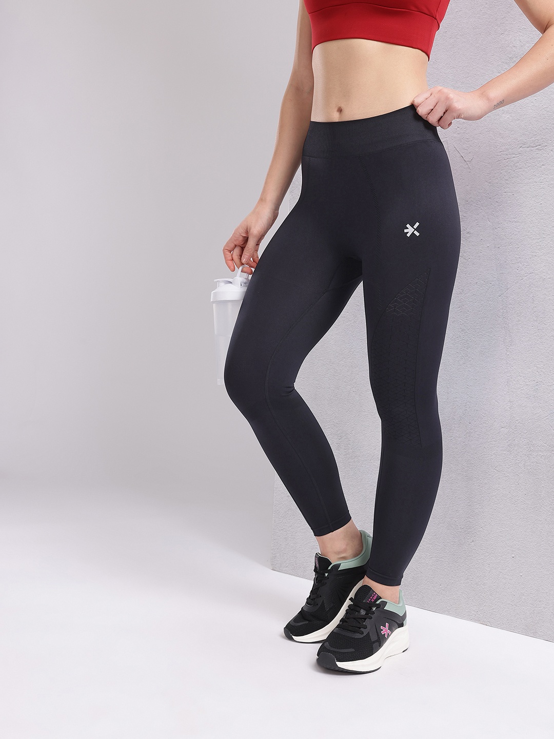 

HRX By Hrithik Roshan Women Printed Rapid-Dry Seamless Gym Tights, Black