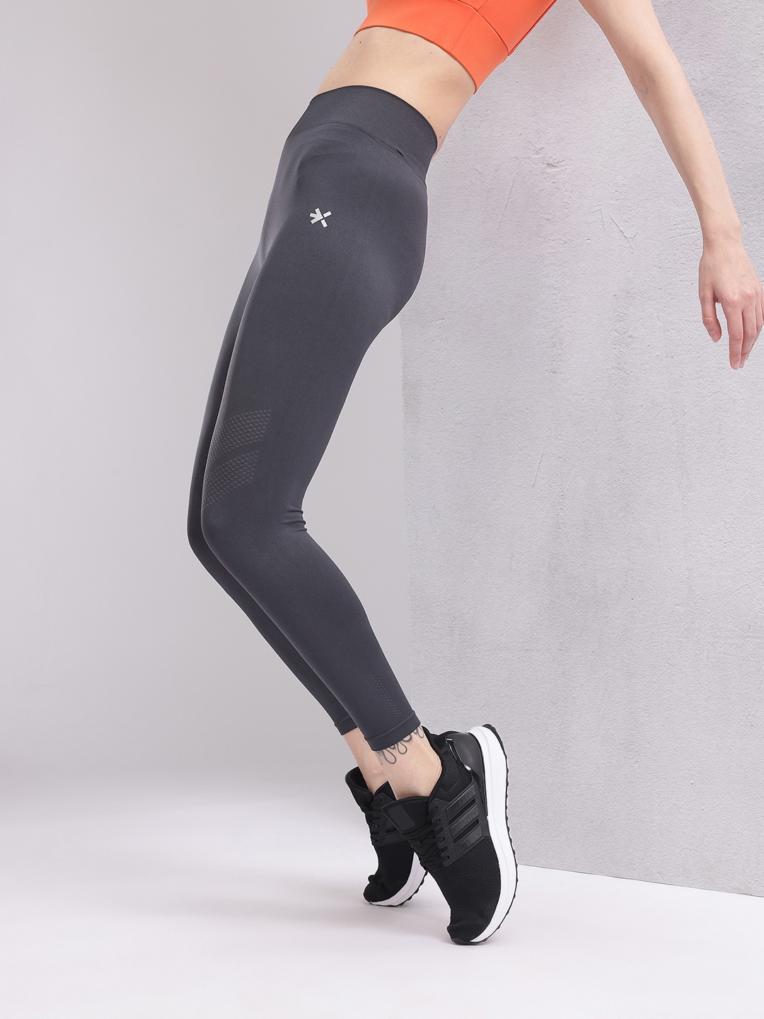 

HRX By Hrithik Roshan Women Printed Rapid-Dry Seamless Yoga Tights, Black