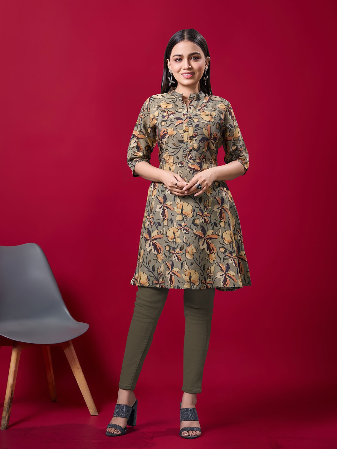 

JDS LIFESTYLE Women Mandarin Collar Floral Printed Top, Brown