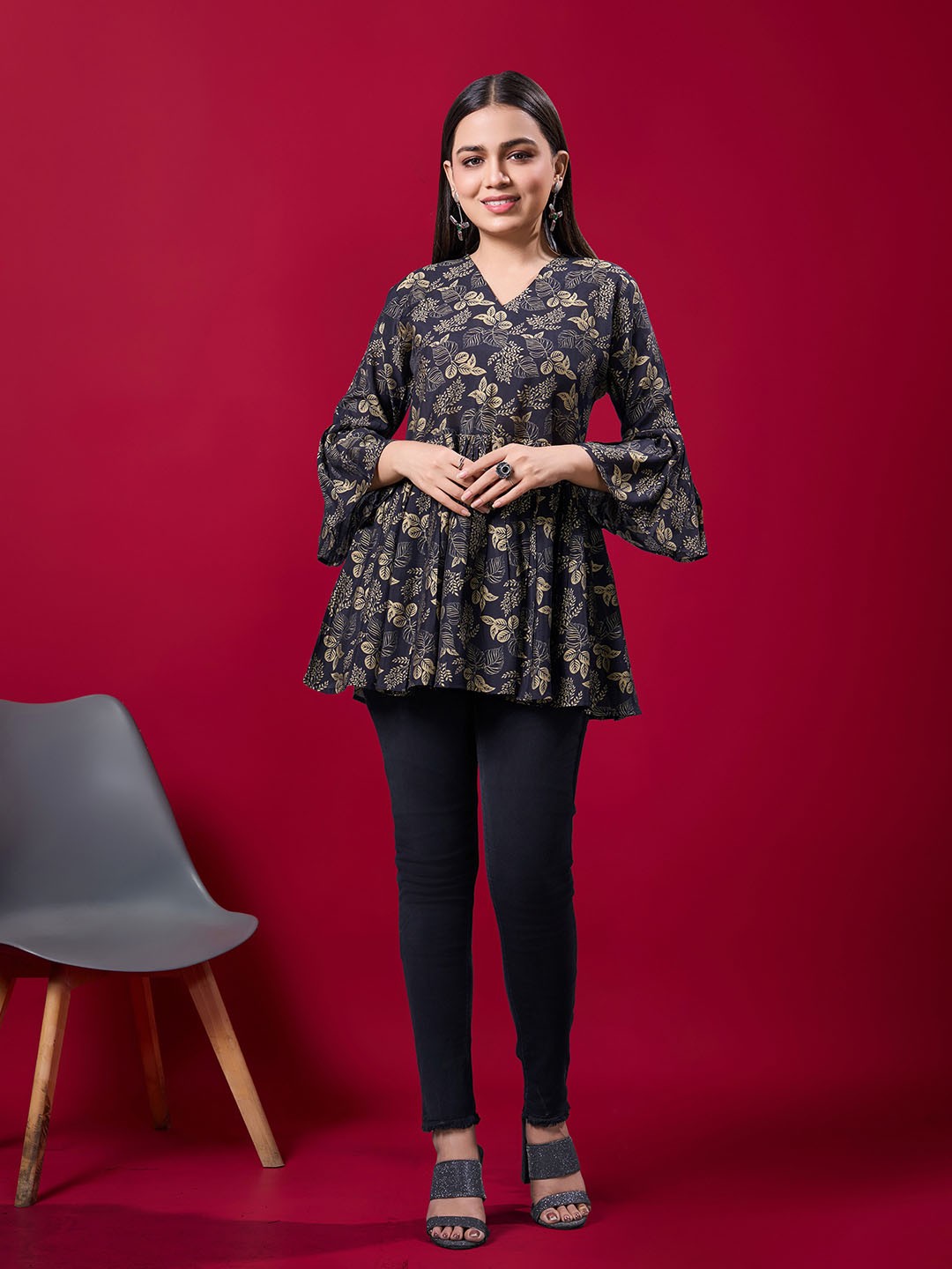 

JDS LIFESTYLE Women V-Neck Bell Sleeve Peplum Top, Black
