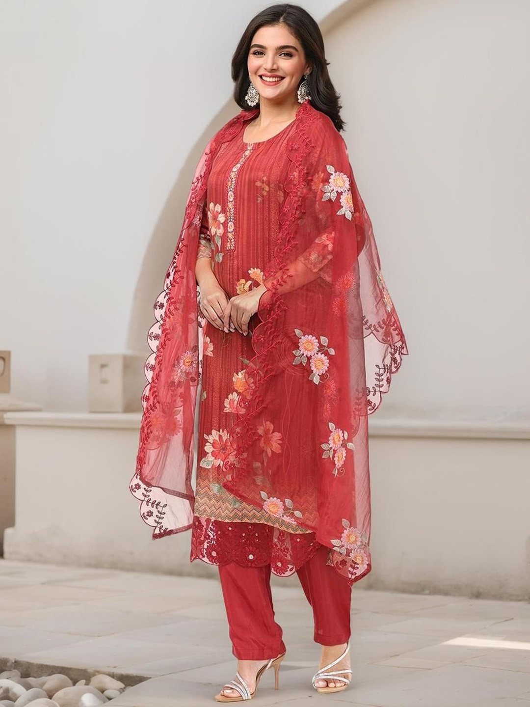 

Ishin Floral Embroidered Round Neck Sequinned Straight Kurta With Trousers & Dupatta, Red