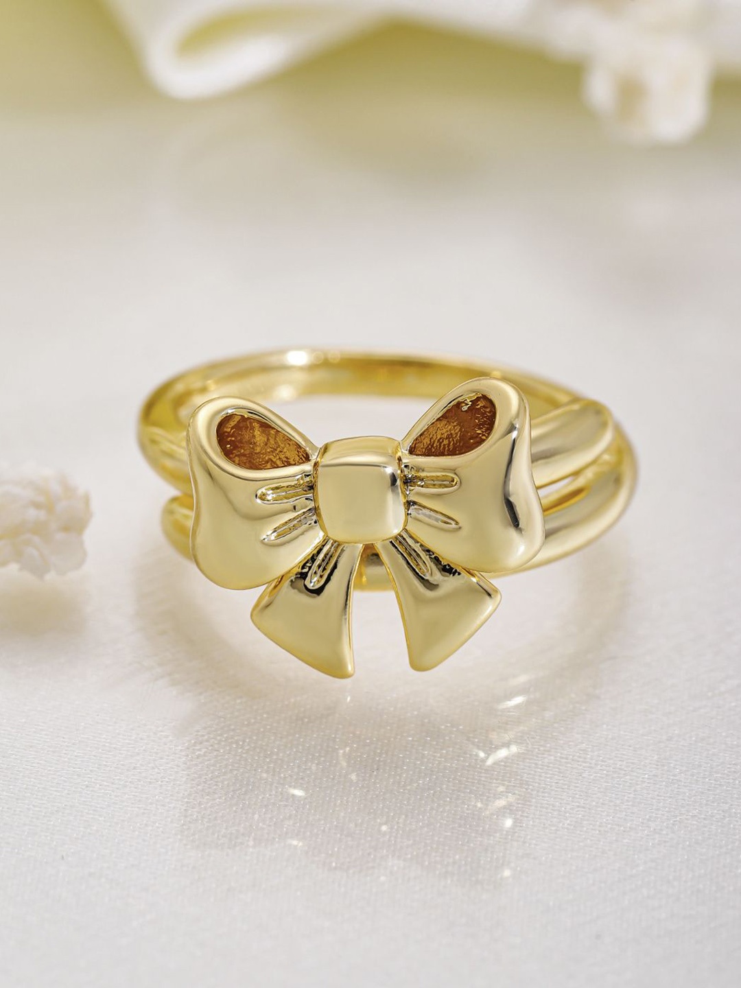 

Rubans Voguish 18K Gold-Plated Adjustable Bow Design Finger Ring