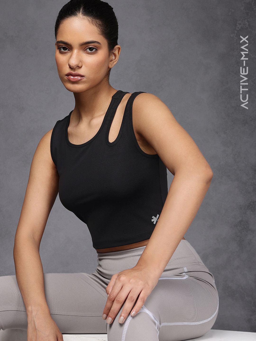 

HRX by Hrithik Roshan Cut Out Strap Rapid Dry Training Crop Top, Black