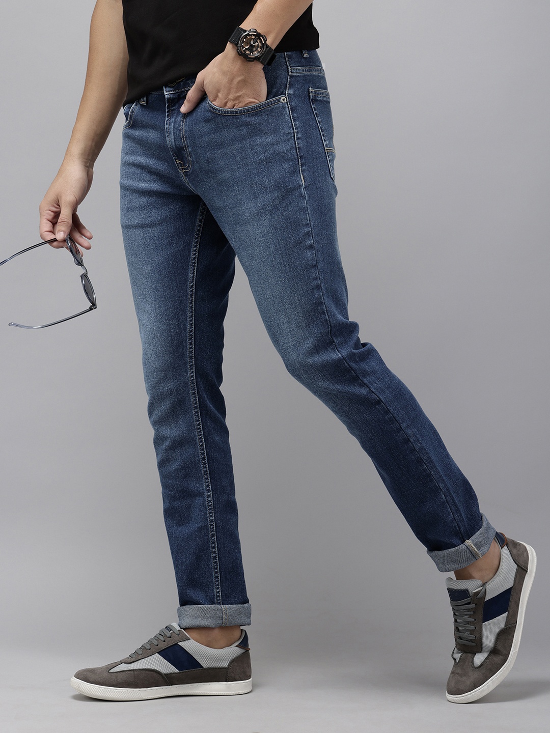 

SPYKAR Men Slim Fit Low-Rise Light Fade Stretchable Jeans, Blue