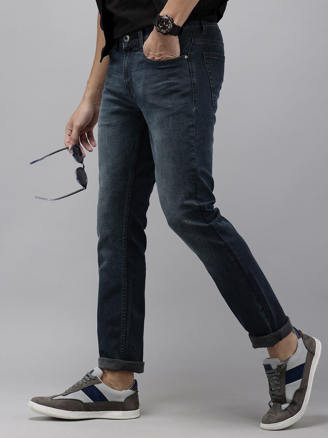 

SPYKAR Men Slim Fit Low-Rise Light Fade Stretchable Jeans, Blue