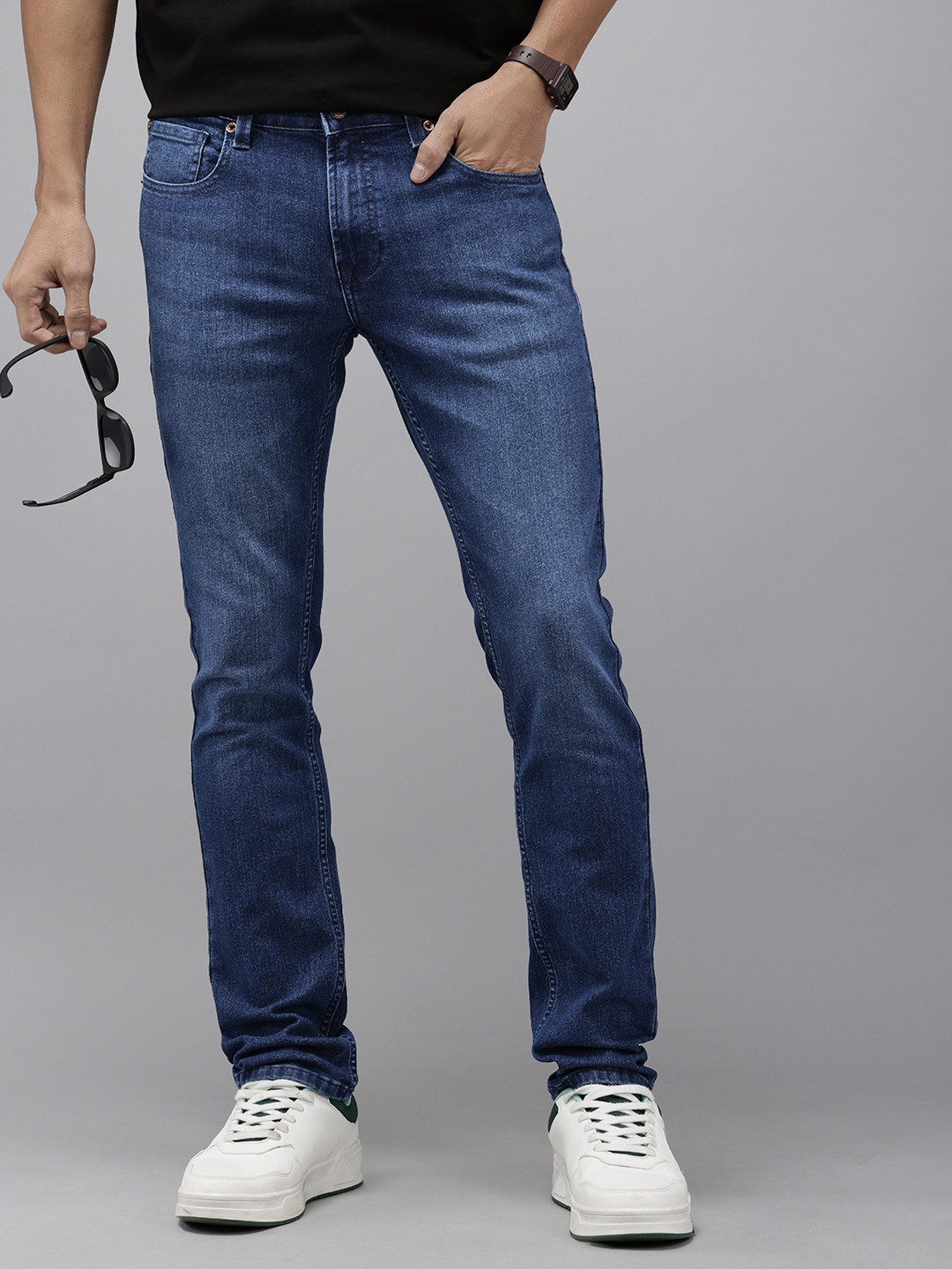 

SPYKAR Men Light Fade Stretchable Jeans, Blue
