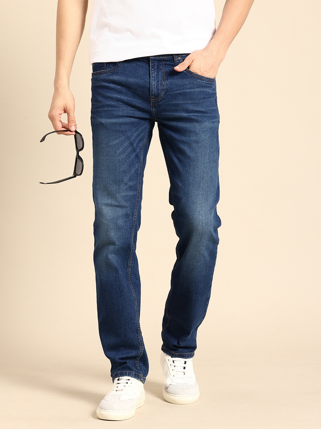 

Being Human Men Straight Fit Light Fade Stretchable Jeans, Blue