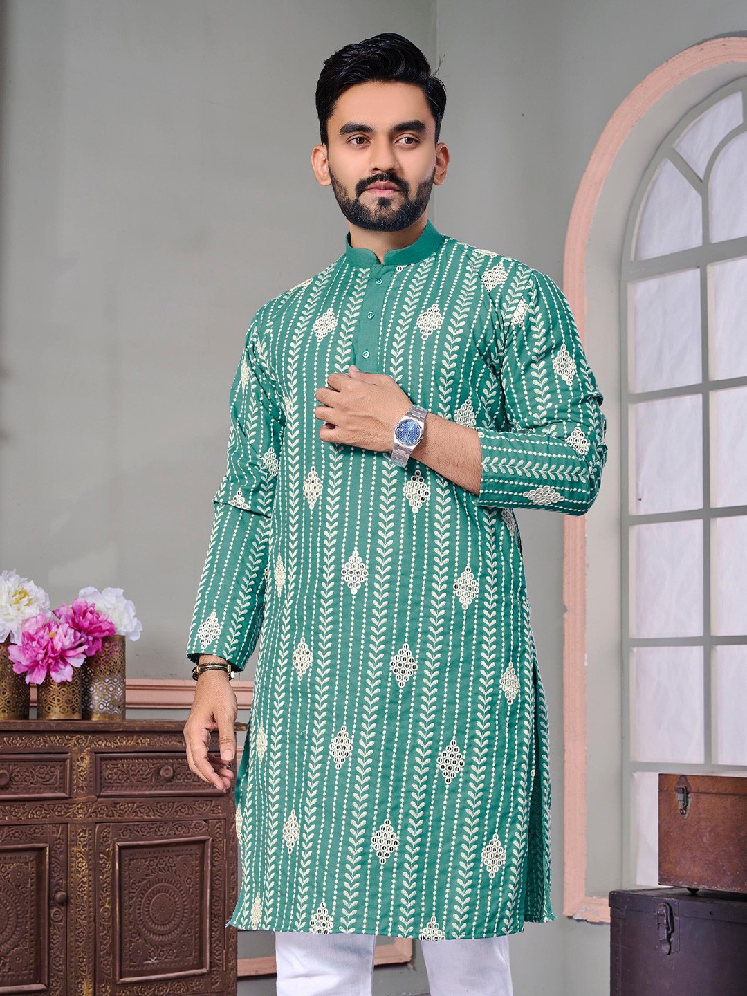 

FoxDX Floral Embroidered Mandarin Collar Mirror Work Pure Cotton Straight Kurta, Sea green