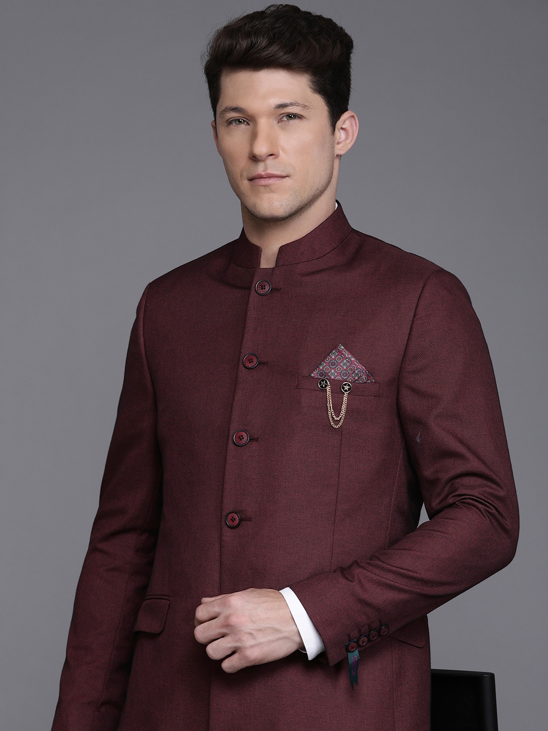 

Theme Men Solid Bandhgala Blazer, Maroon