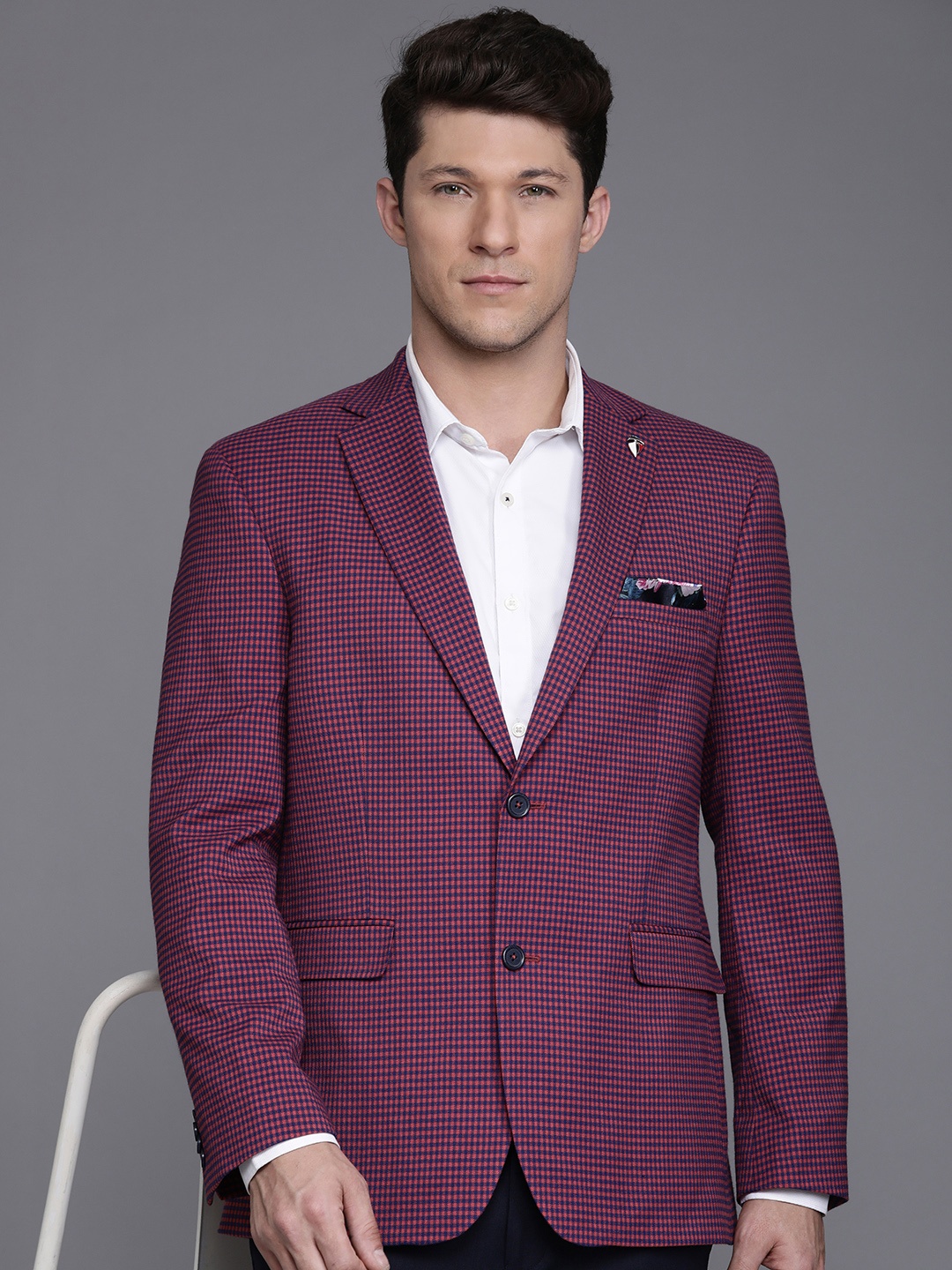 

Theme Men Checked Formal Blazer, Red