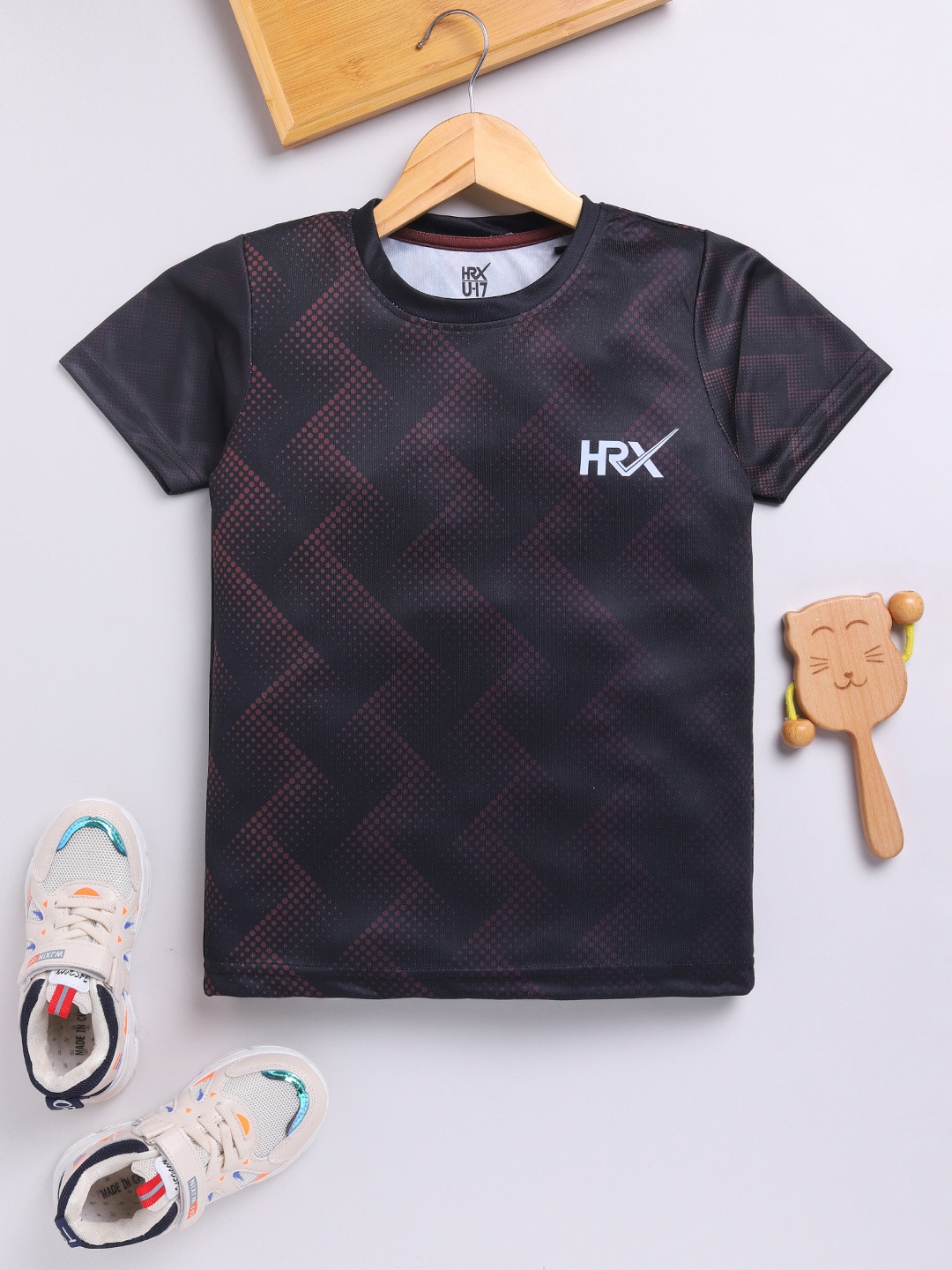 

HRX by Hrithik Roshan Boys Geometric Printed Rapid-Dry T-shirt, Black