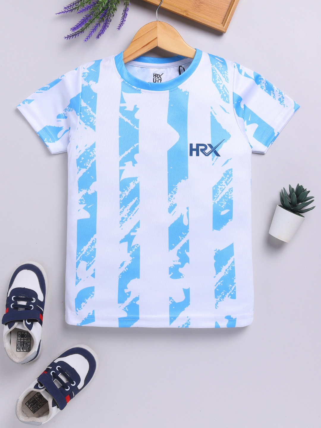 

HRX by Hrithik Roshan Boys Striped Rapid-Dry T-shirt, White