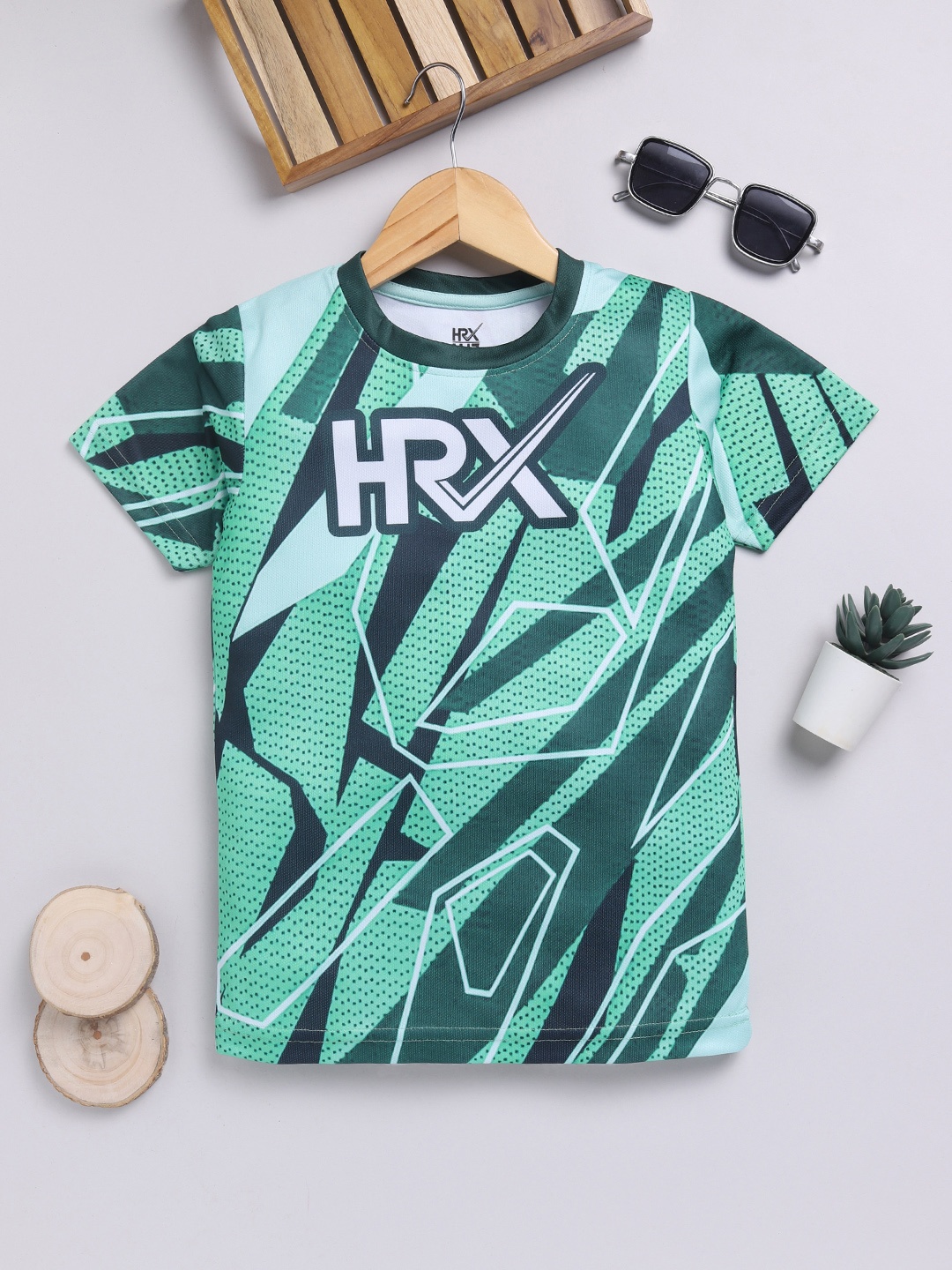 

HRX by Hrithik Roshan Boys Abstract Printed Rapid-Dry T-shirt, Green