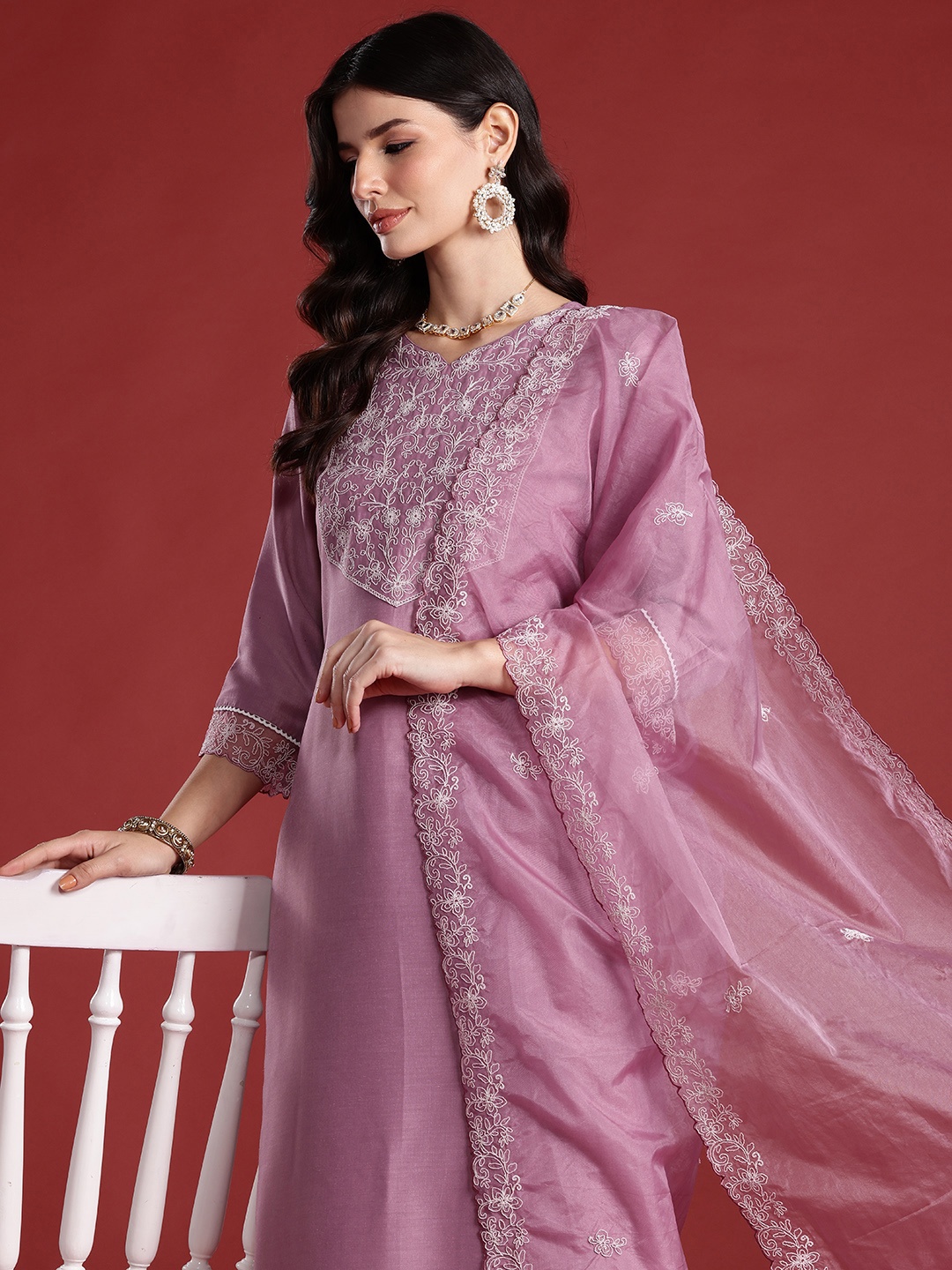 

Indo Era Floral Embroidered Thread Work Kurta with Trousers & Dupatta, Mauve
