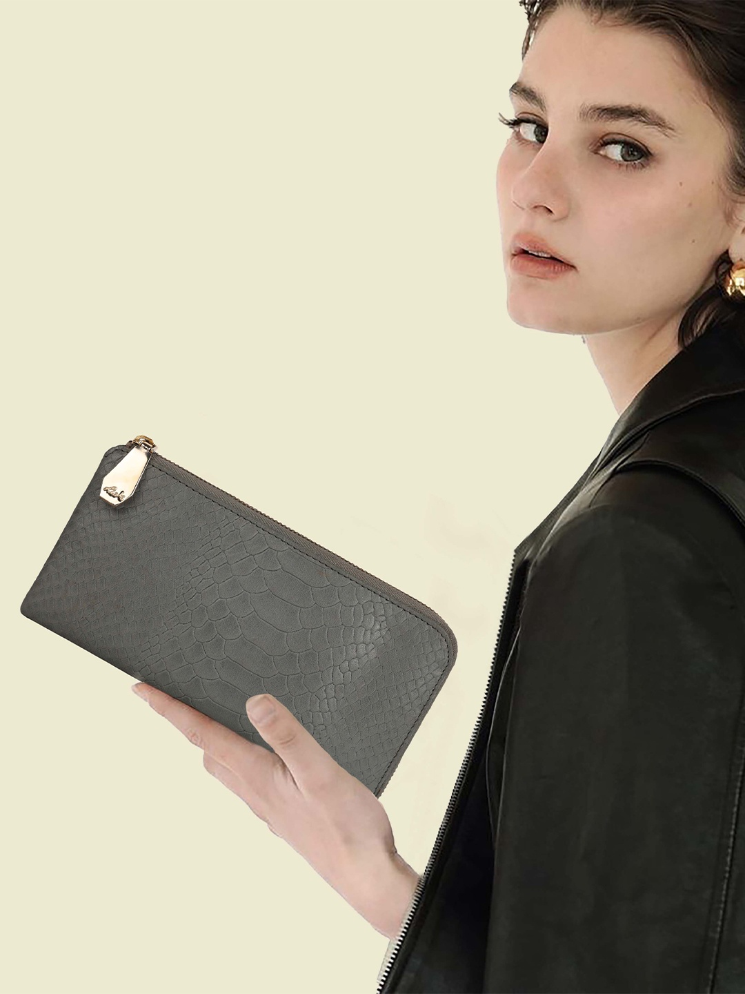 

RI2K LONDON Women Textured Leather Zip Around Wallet, Grey