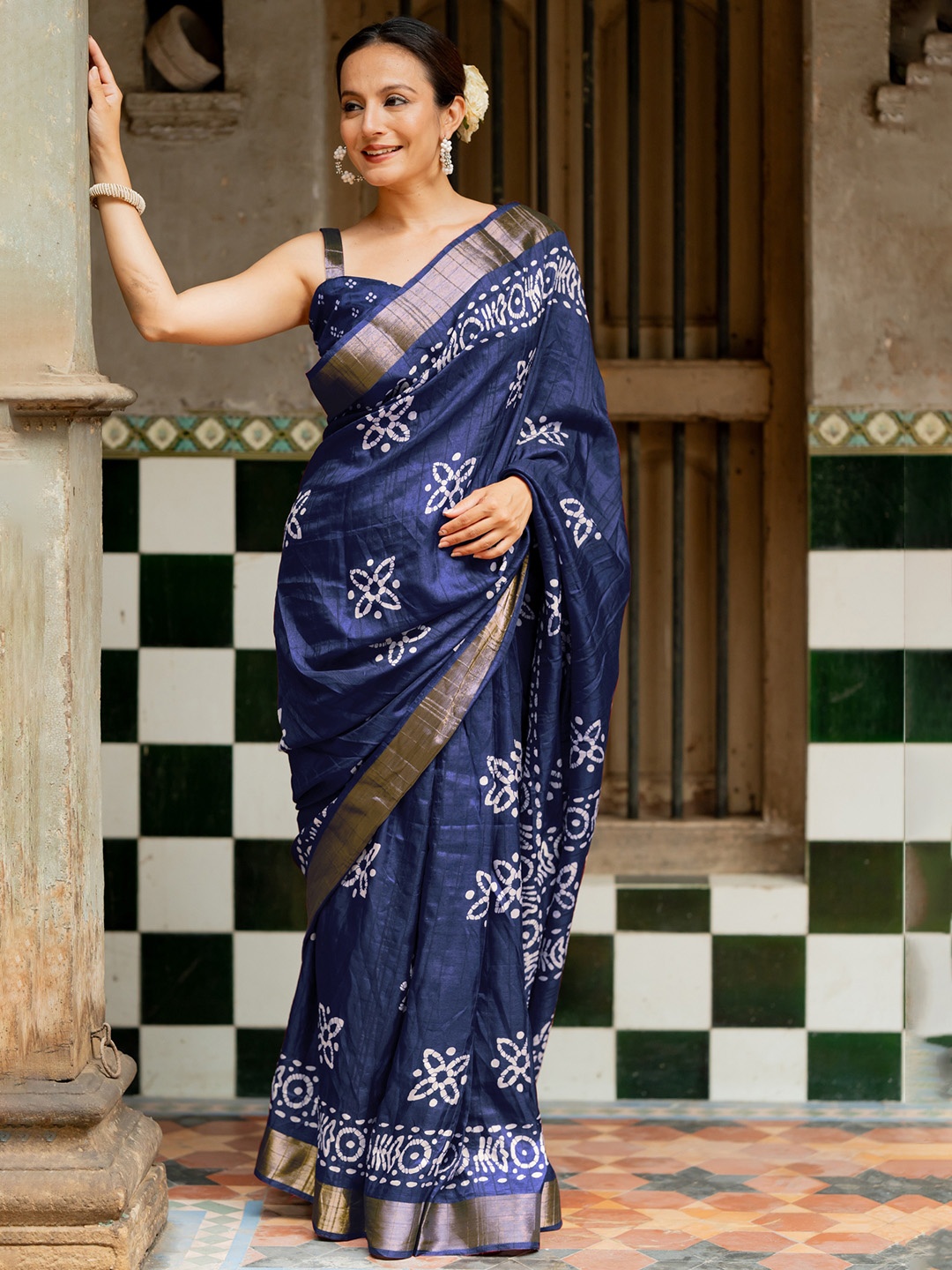 

MIRCHI FASHION Batik Block Printed Zari Saree, Navy blue