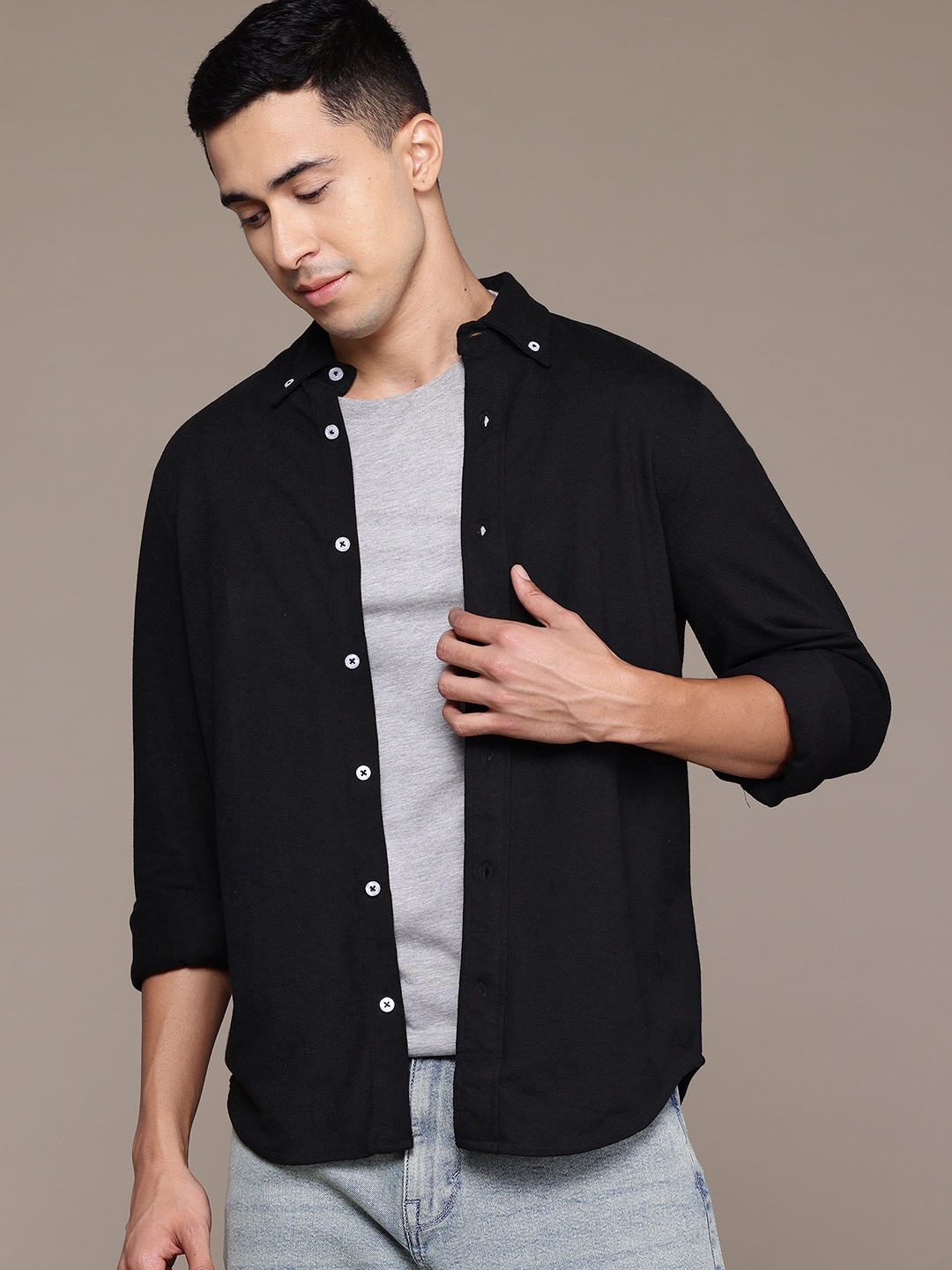 

Roadster Men Classic Casual Shirt, Black