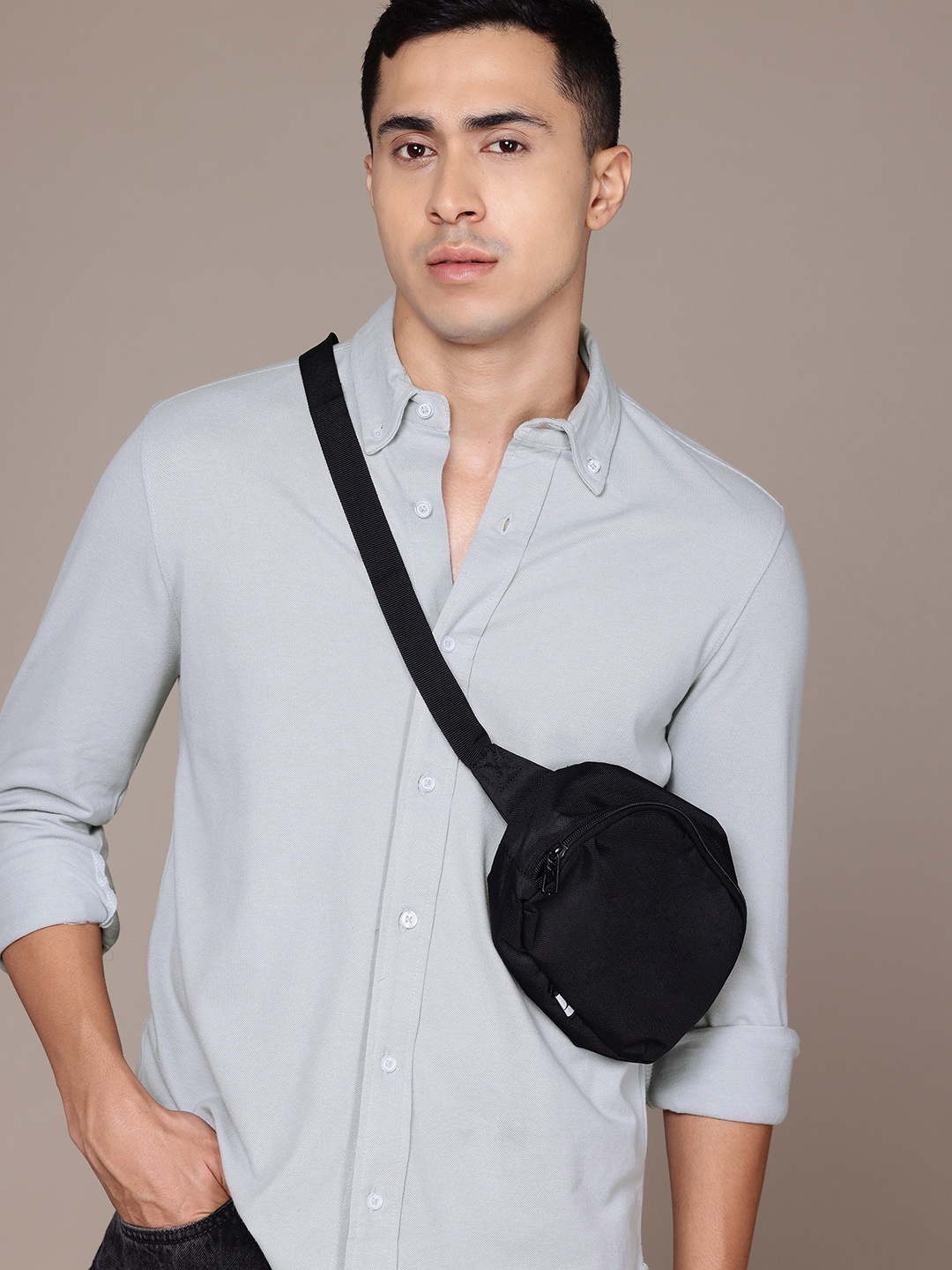 

Roadster Men Classic Casual Shirt, Grey